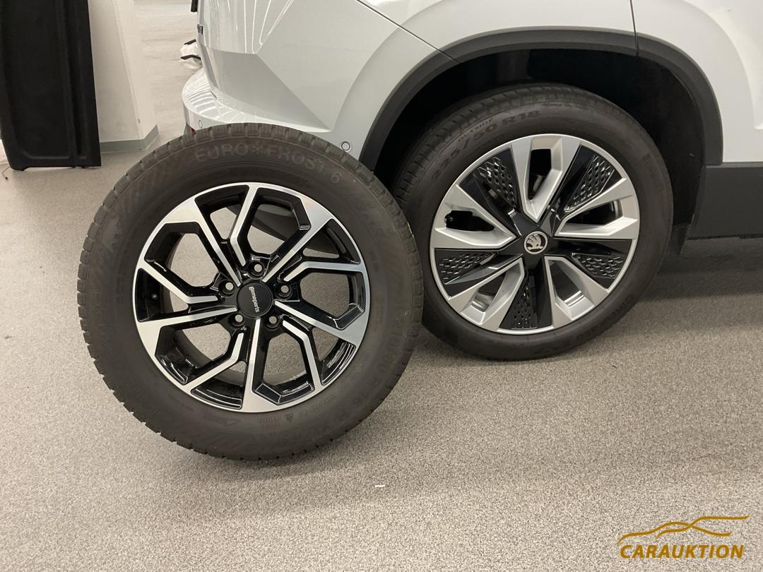 SKODA Karoq 2.0 TDI CR Style 4x4 DSG-image-4
