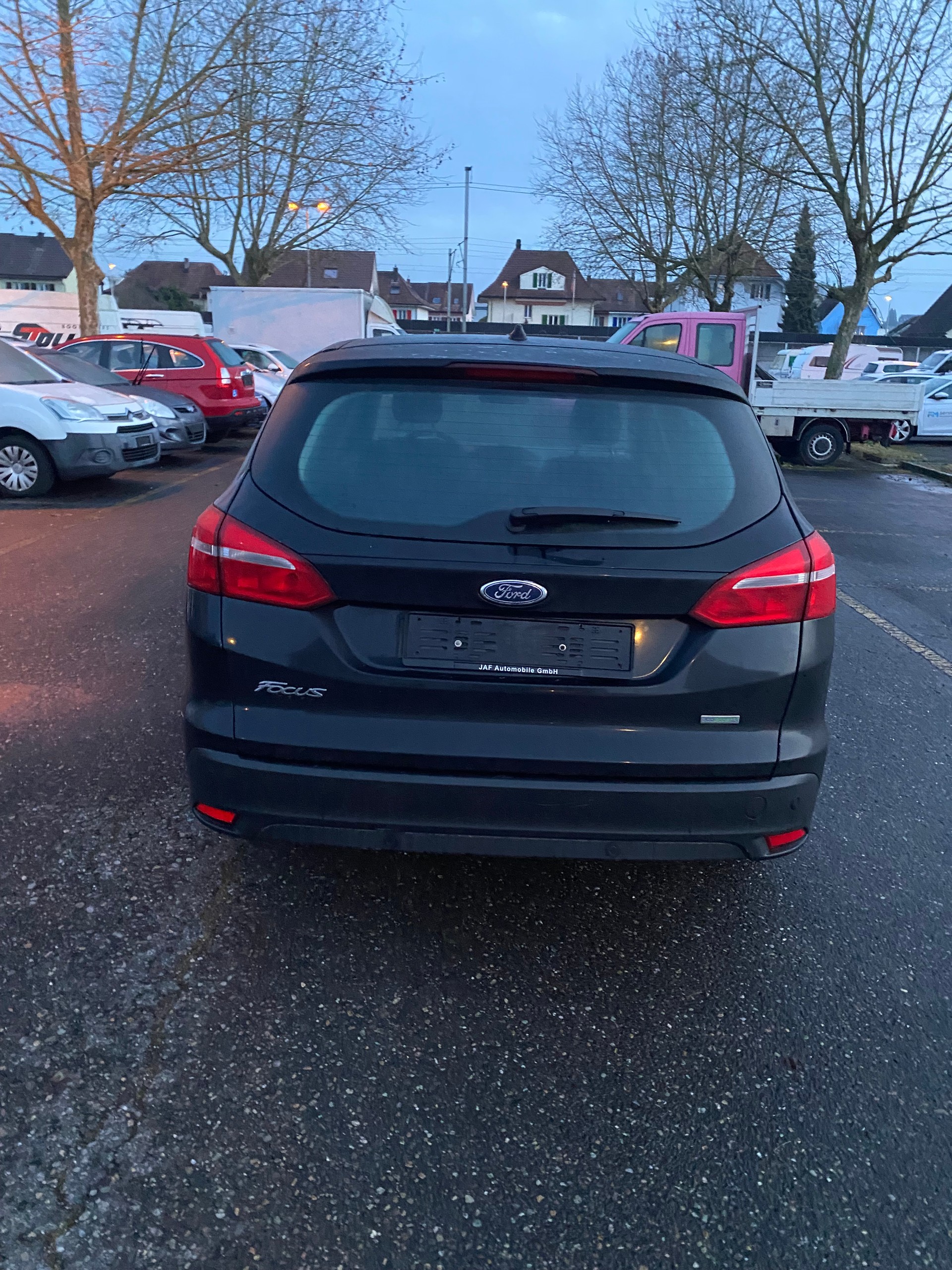 FORD Focus 1.0 SCTi Black Edition-image-4