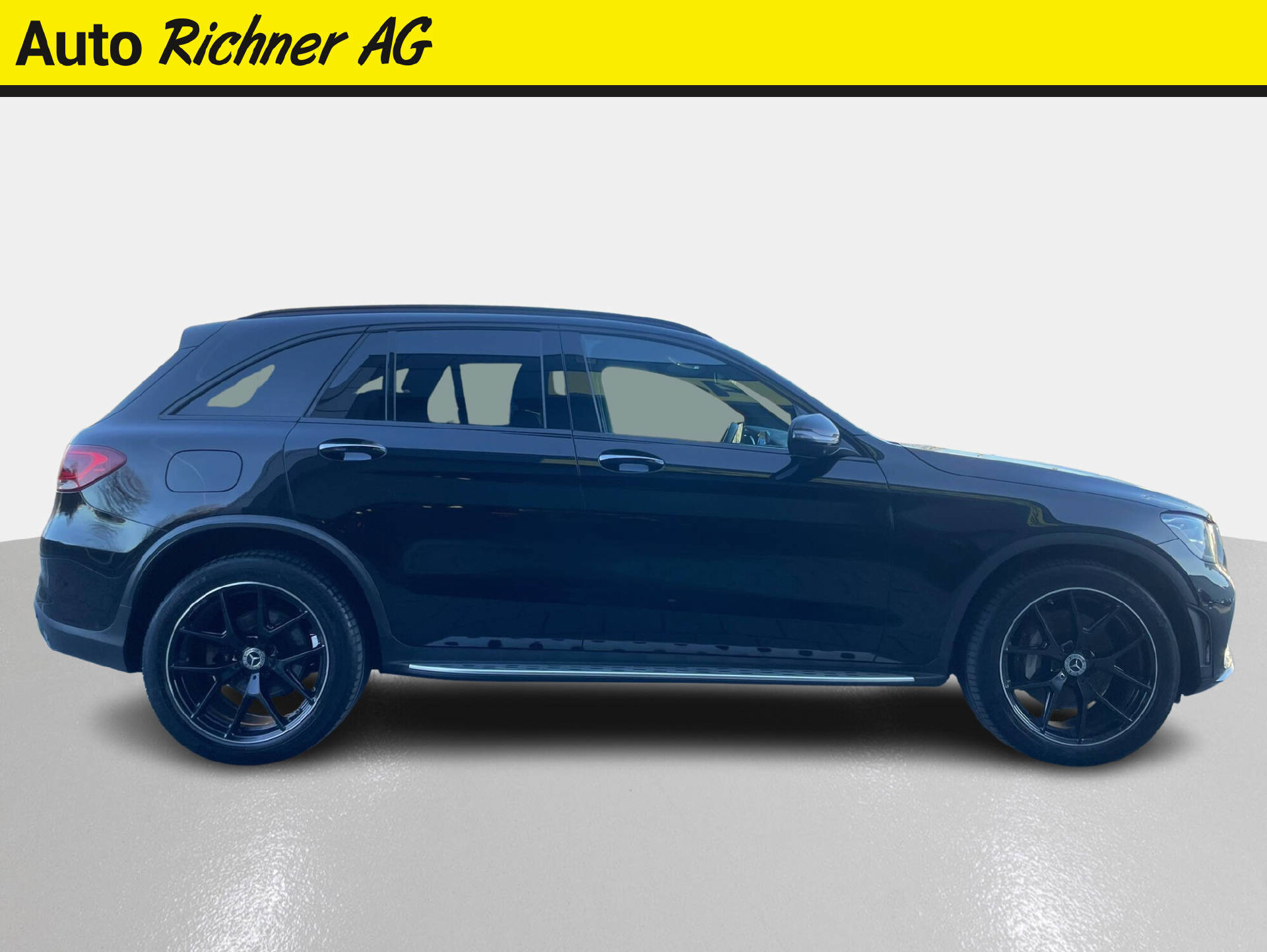 MERCEDES-BENZ GLC 220 d AMG Line 4m-image-2