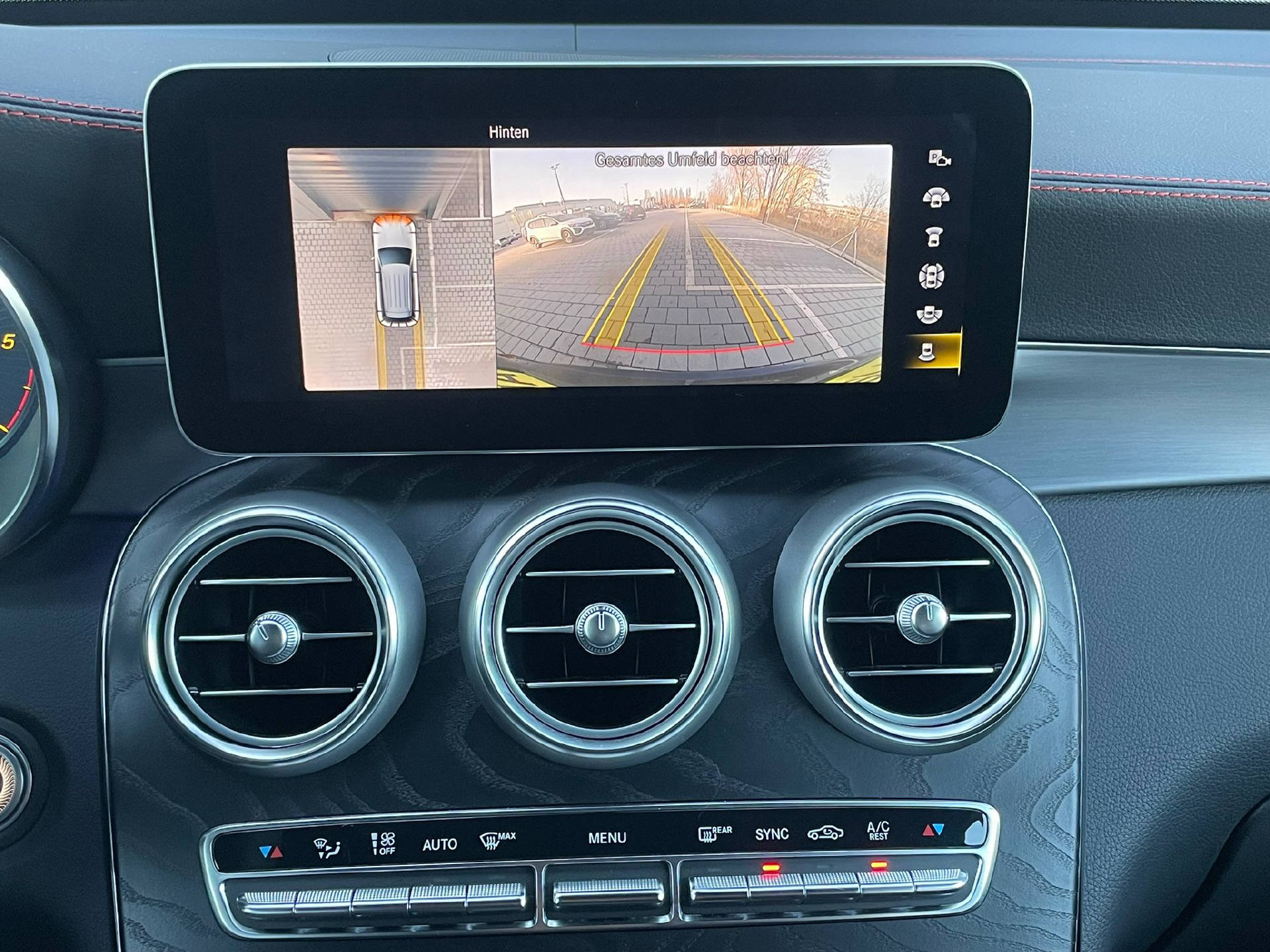 MERCEDES-BENZ GLC 220 d AMG Line 4m-image-13