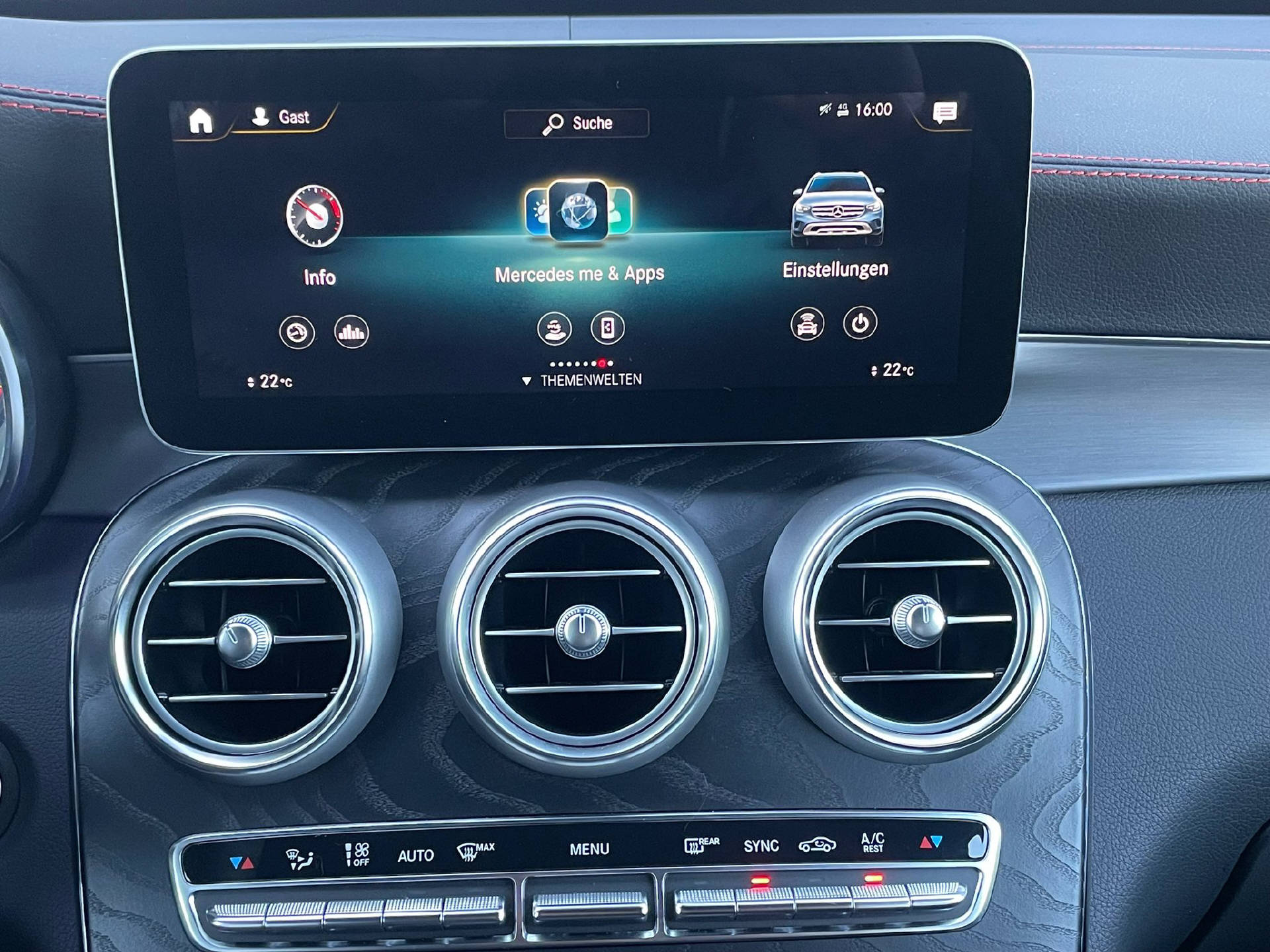 MERCEDES-BENZ GLC 220 d AMG Line 4m-image-12