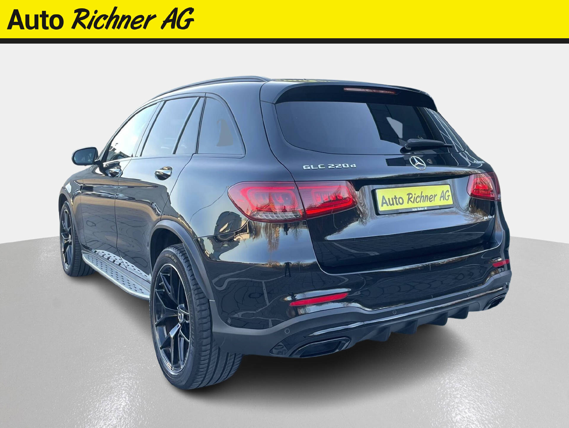 MERCEDES-BENZ GLC 220 d AMG Line 4m-image-4
