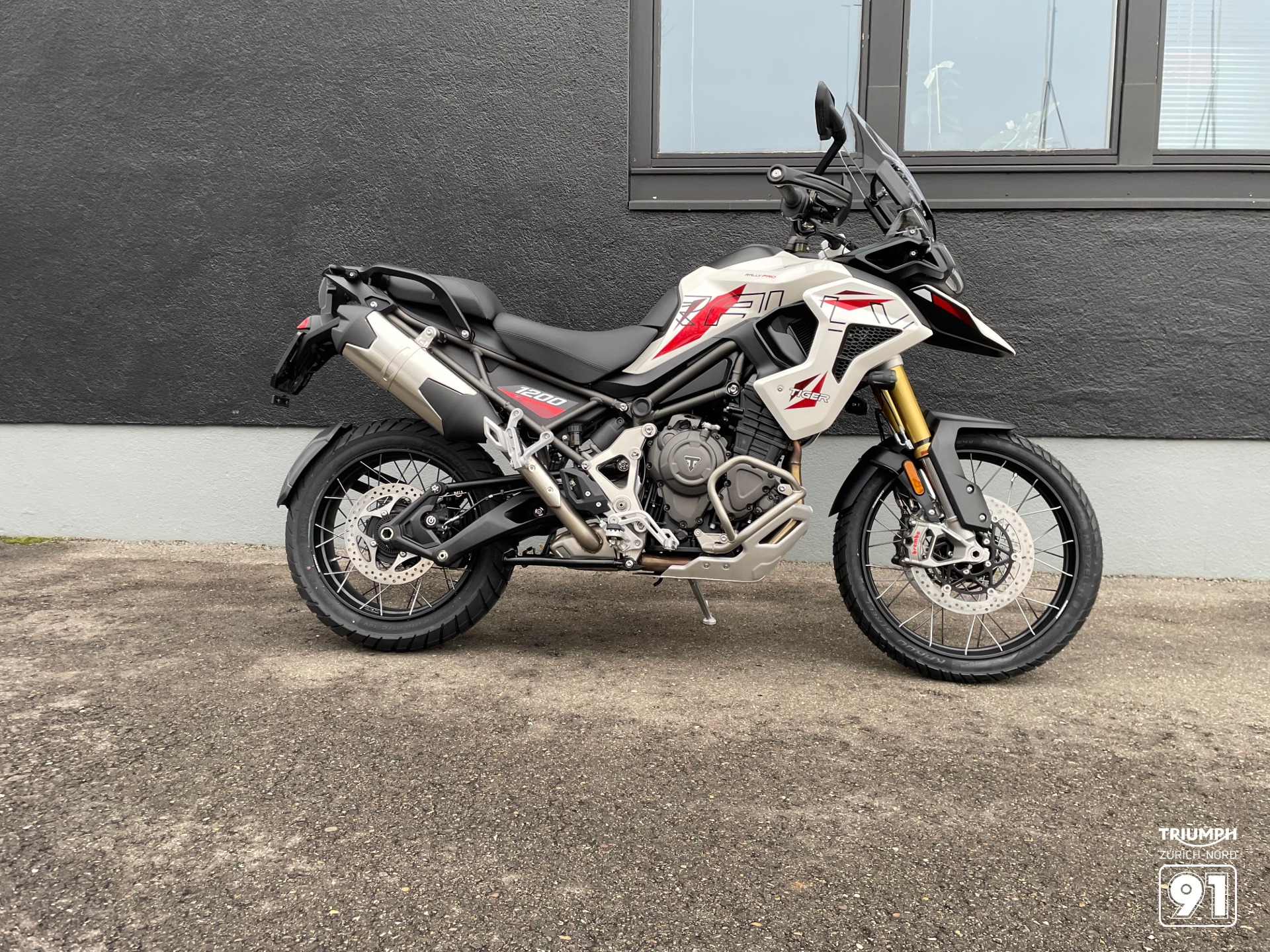 TRIUMPH 1200 Desert Edition