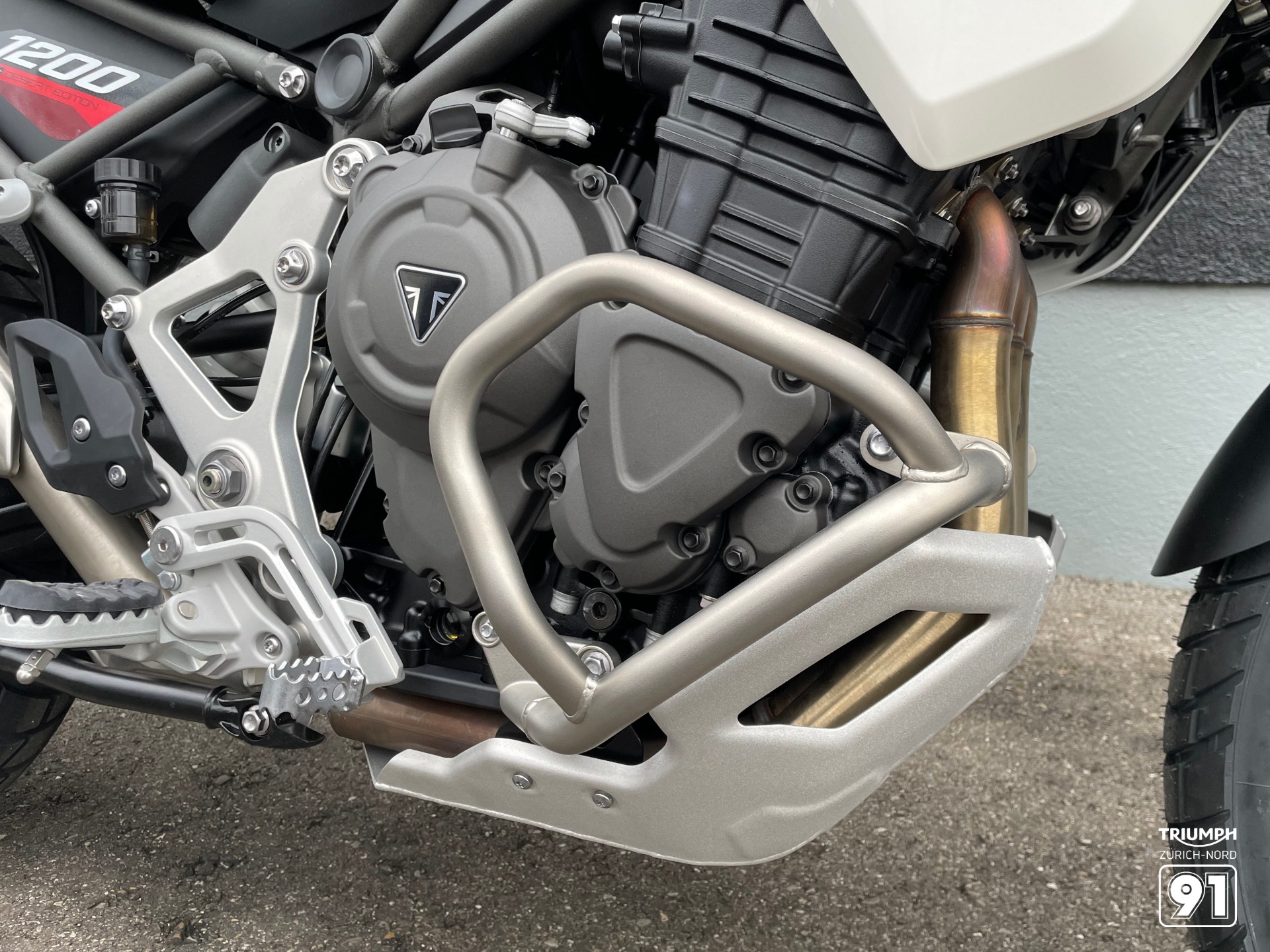 TRIUMPH 1200 Desert Edition-image-4