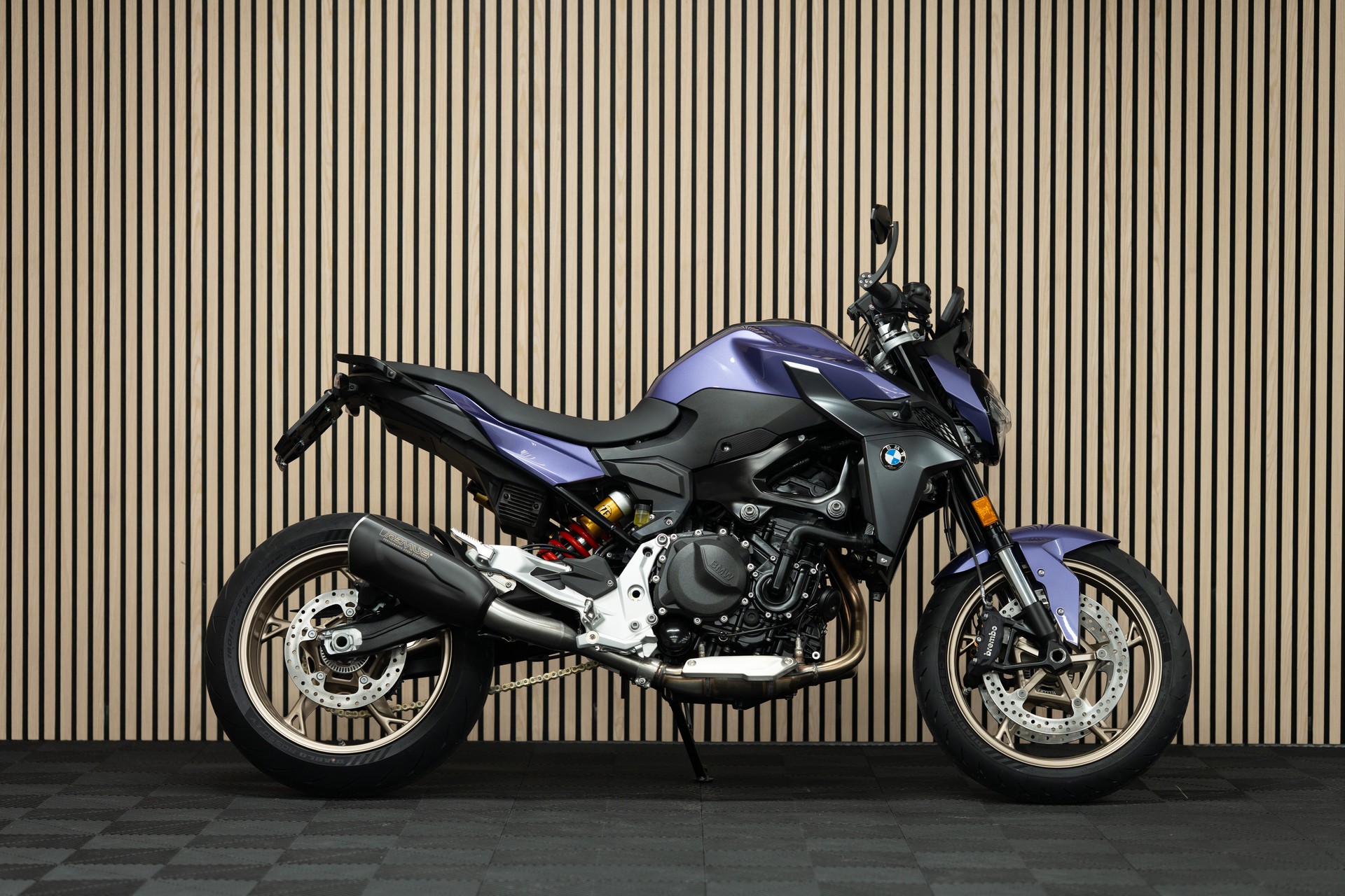 BMW F 900 R A2 Individual mit 0.9% Leasing, Sportschalldämpfer u. v. m.