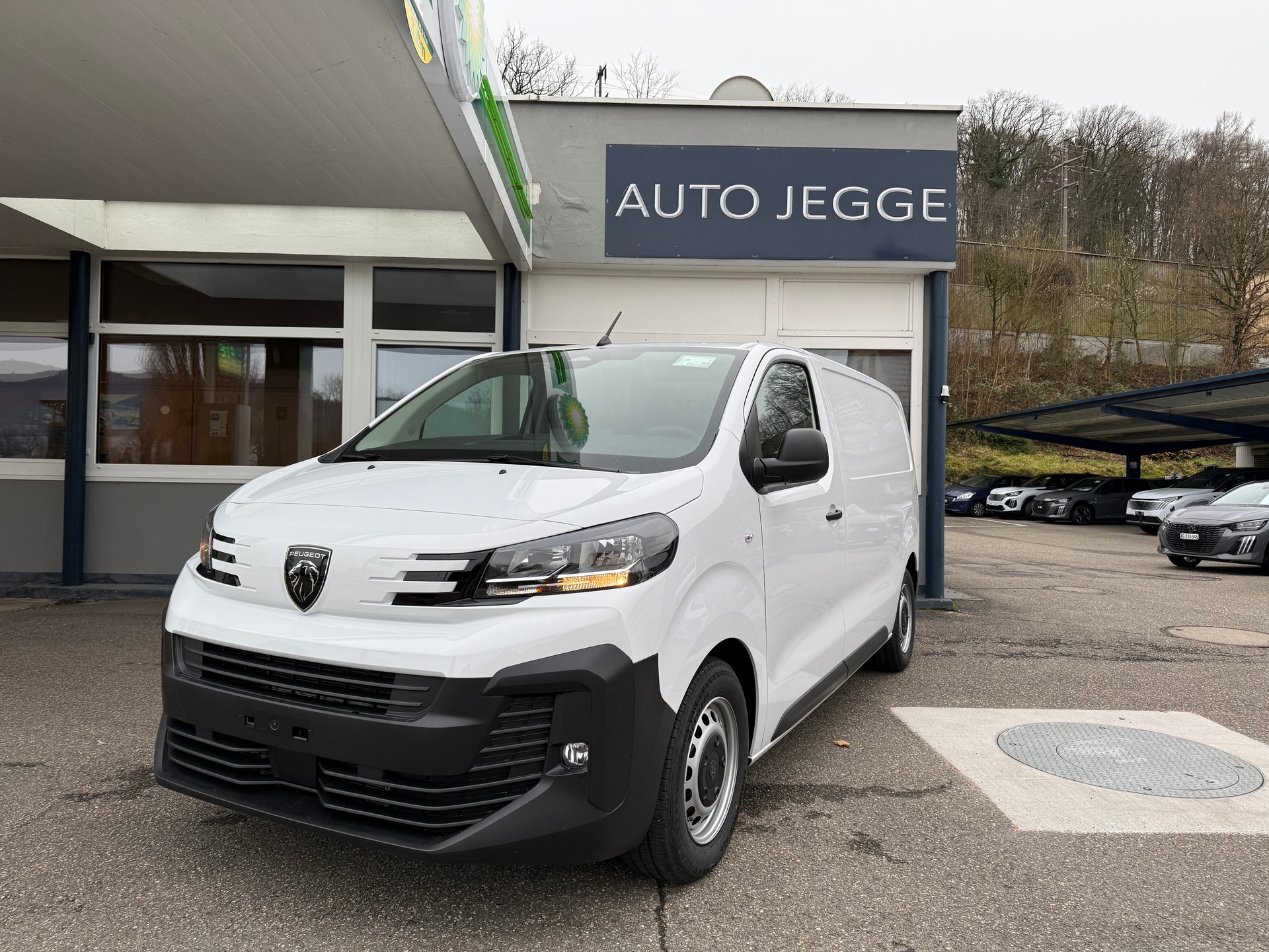 PEUGEOT Expert 2.2 BlueHDi 150 S&S Standard EAT8-image-0