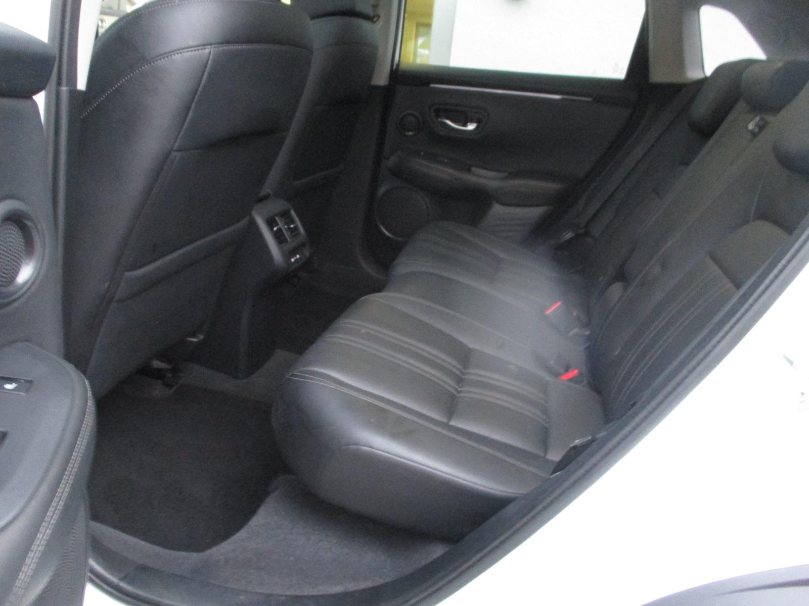 HONDA ZR-V 2.0 i-MMD Advance HYBRID-image-16