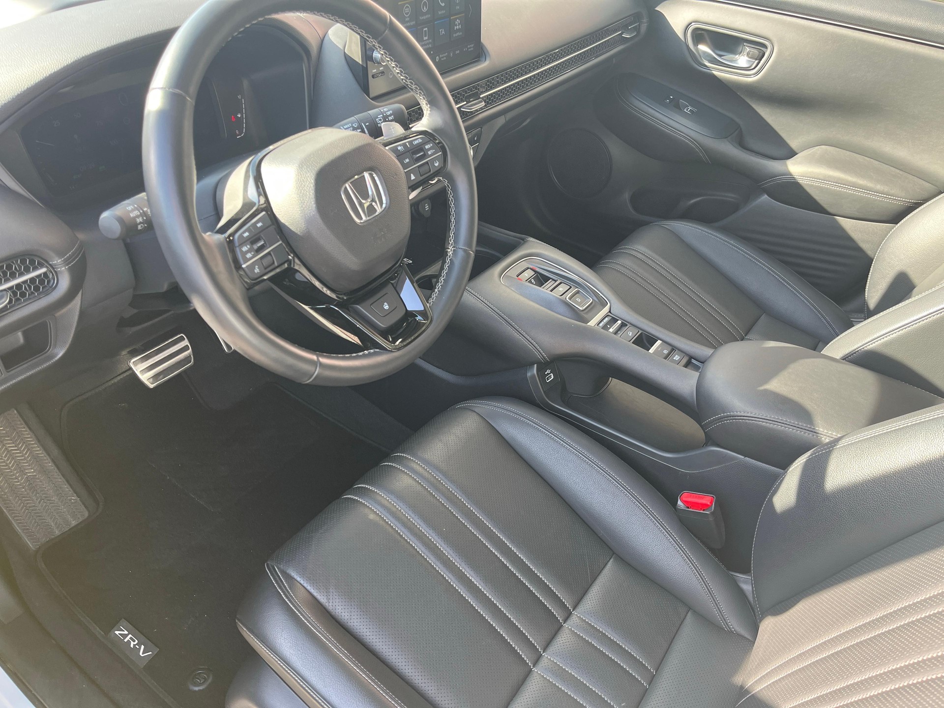 HONDA ZR-V 2.0 i-MMD Advance HYBRID-image-9