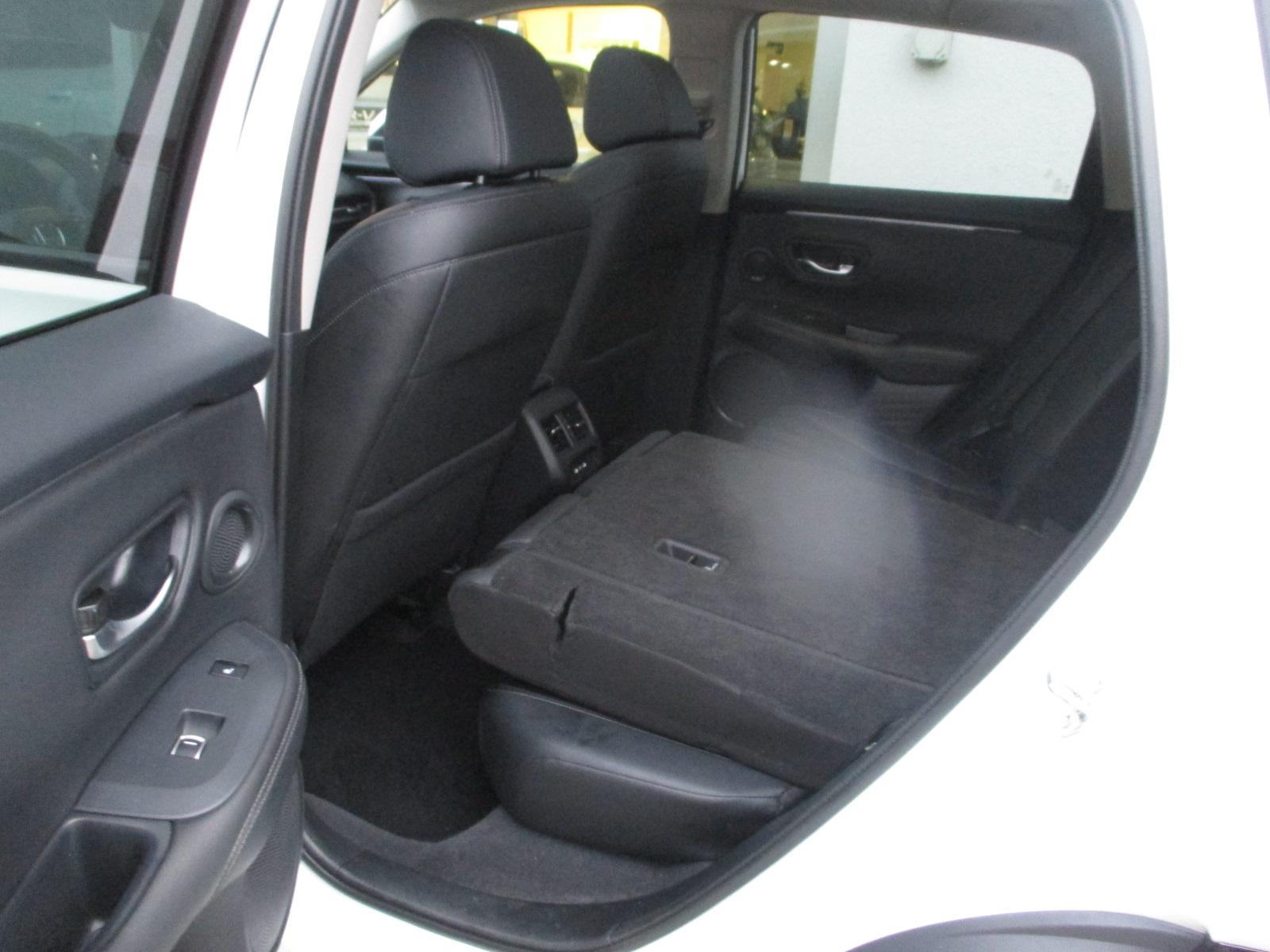 HONDA ZR-V 2.0 i-MMD Advance HYBRID-image-17