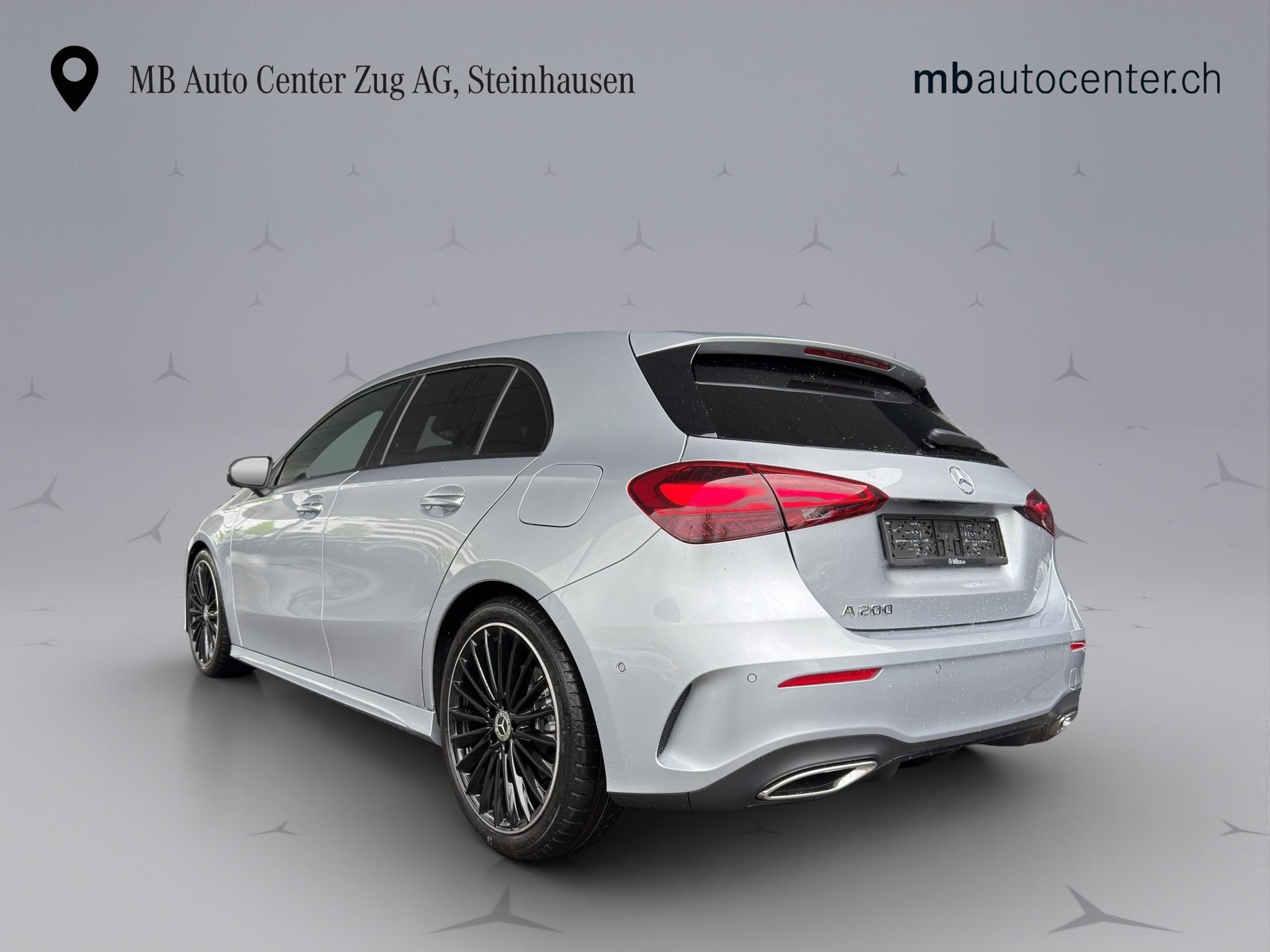 MERCEDES-BENZ A 200 Night Star AMG Line-image-4