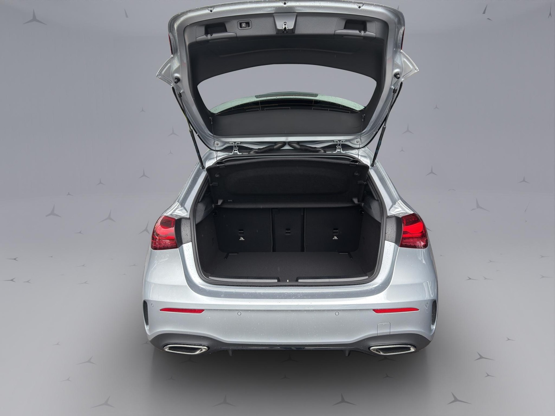 MERCEDES-BENZ A 200 Night Star AMG Line-image-14