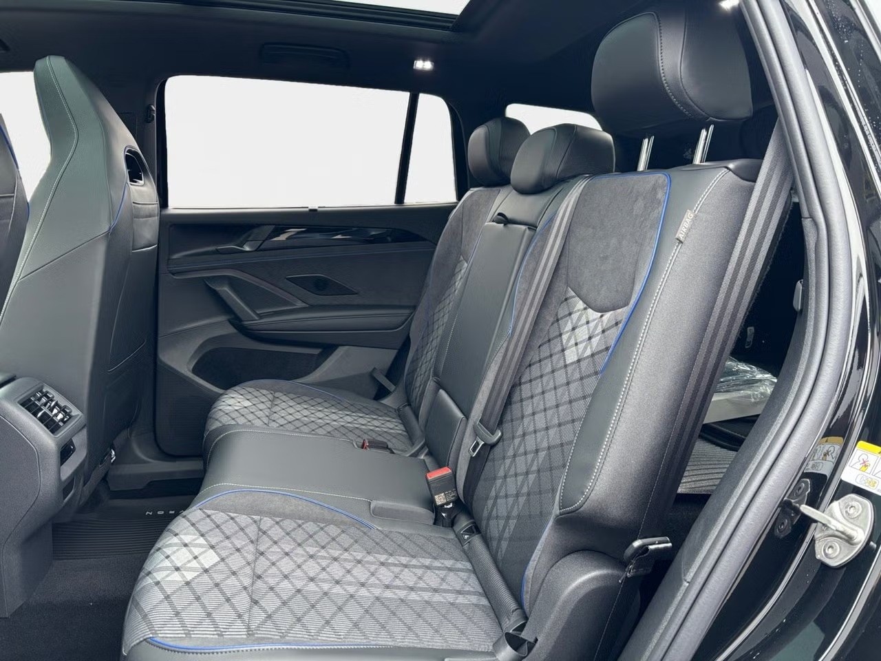 VW Tayron 2.0 TDI SCR United 4Motion DSG 7 Sitzer-image-14