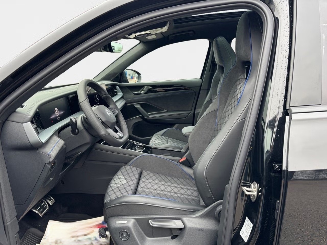 VW Tayron 2.0 TDI SCR United 4Motion DSG 7 Sitzer-image-11