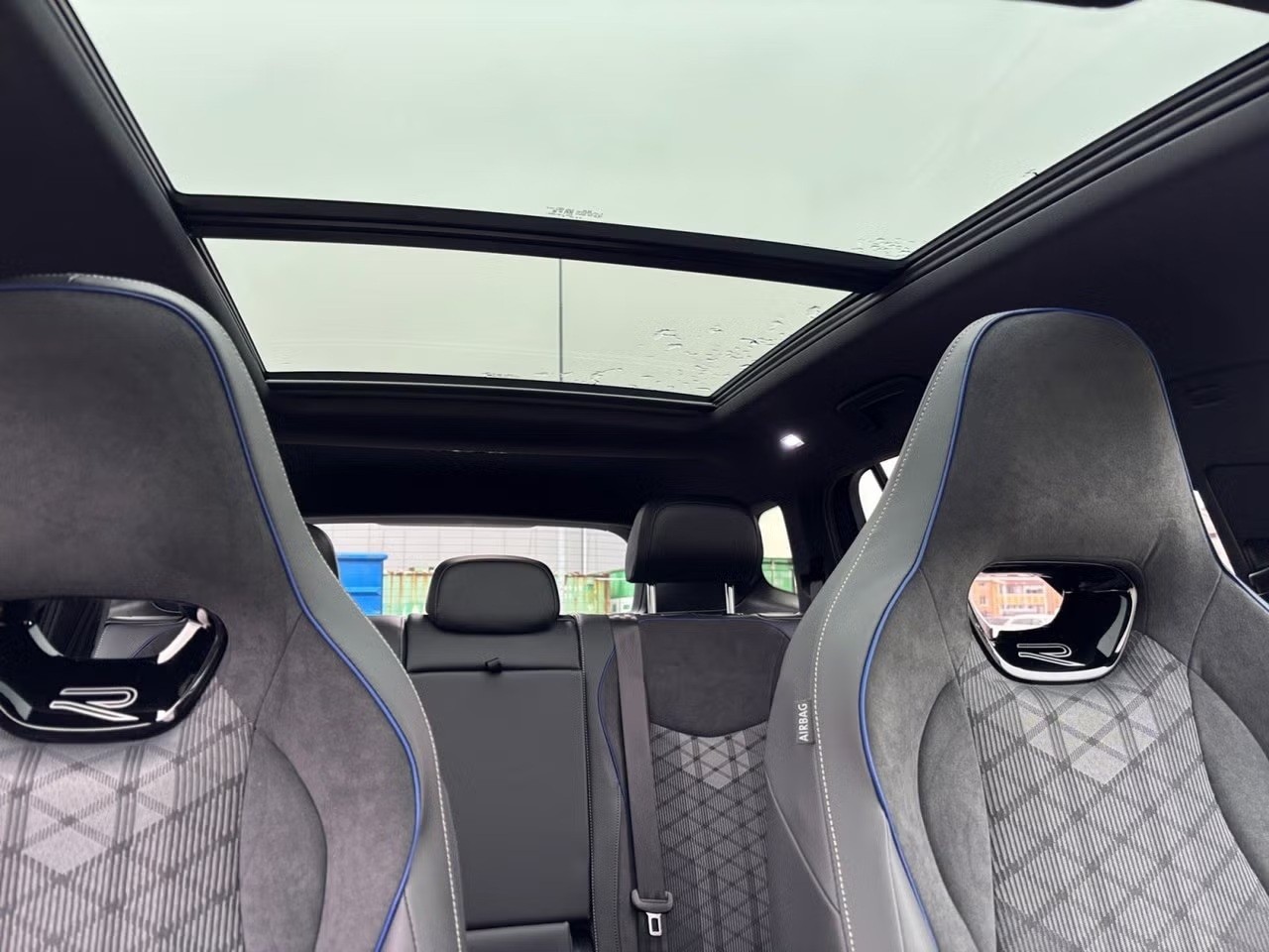 VW Tayron 2.0 TDI SCR United 4Motion DSG 7 Sitzer-image-13