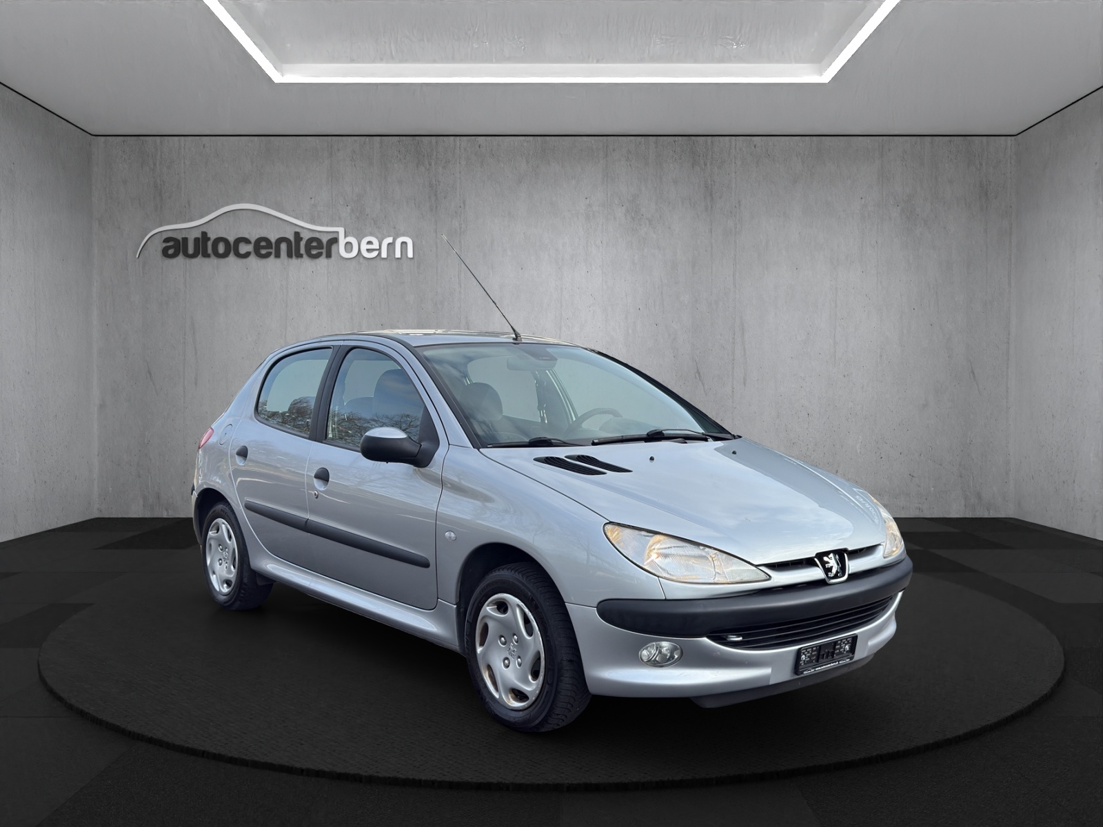 PEUGEOT 206 1.6 XT-image-0