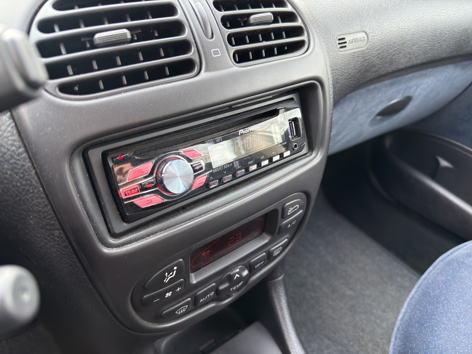 PEUGEOT 206 1.6 XT-image-10
