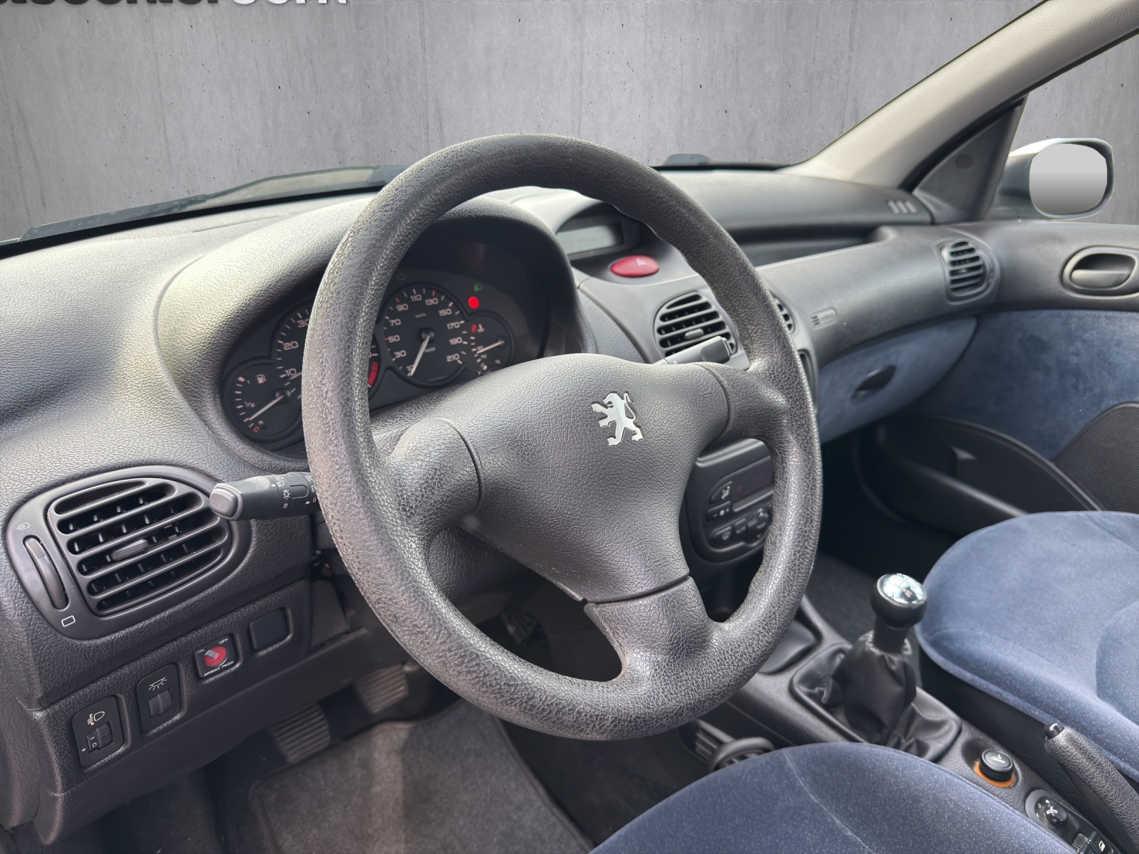 PEUGEOT 206 1.6 XT-image-9