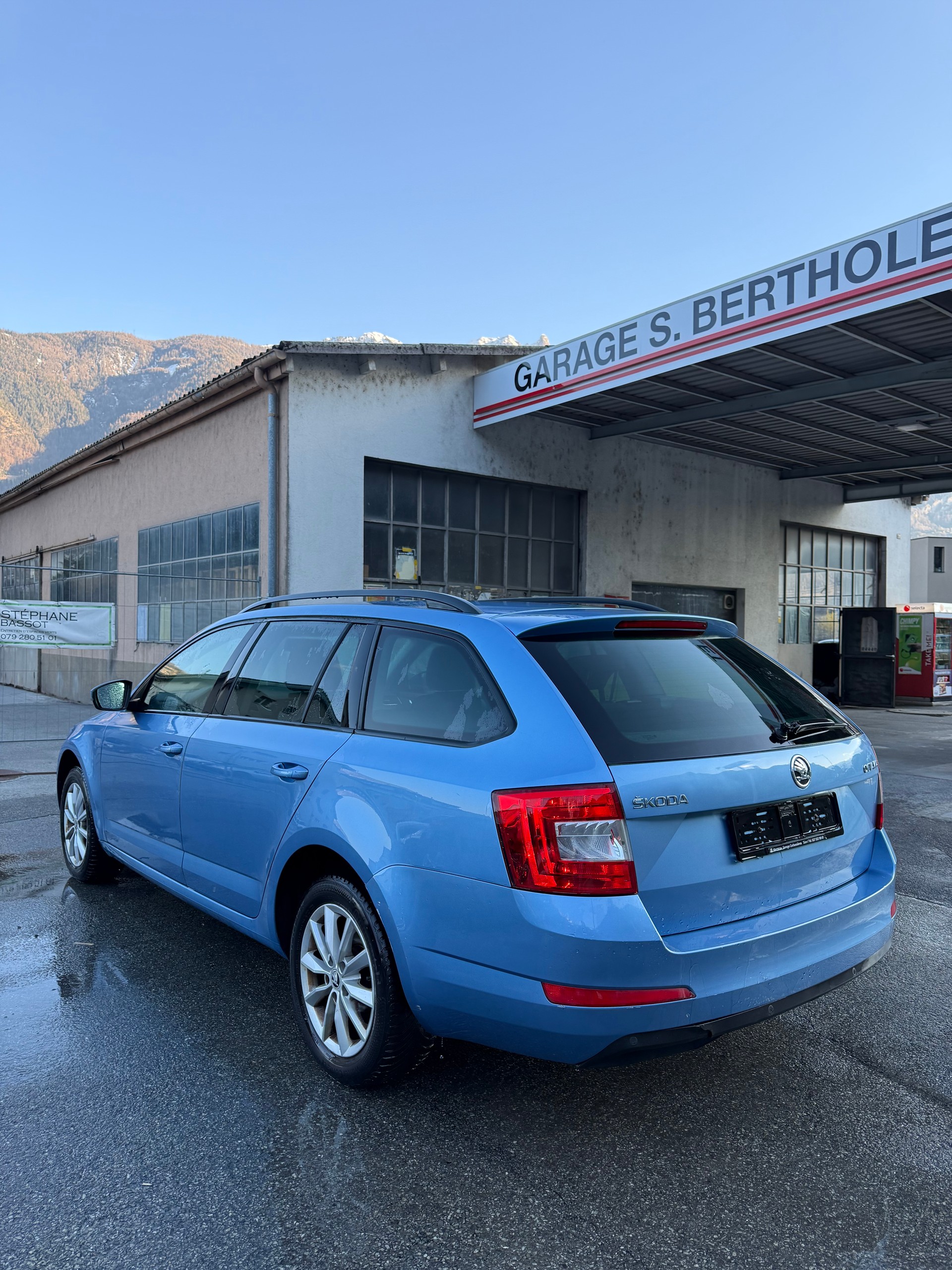 SKODA Octavia Combi 1.6 TDI Elegance 4x4-image-4