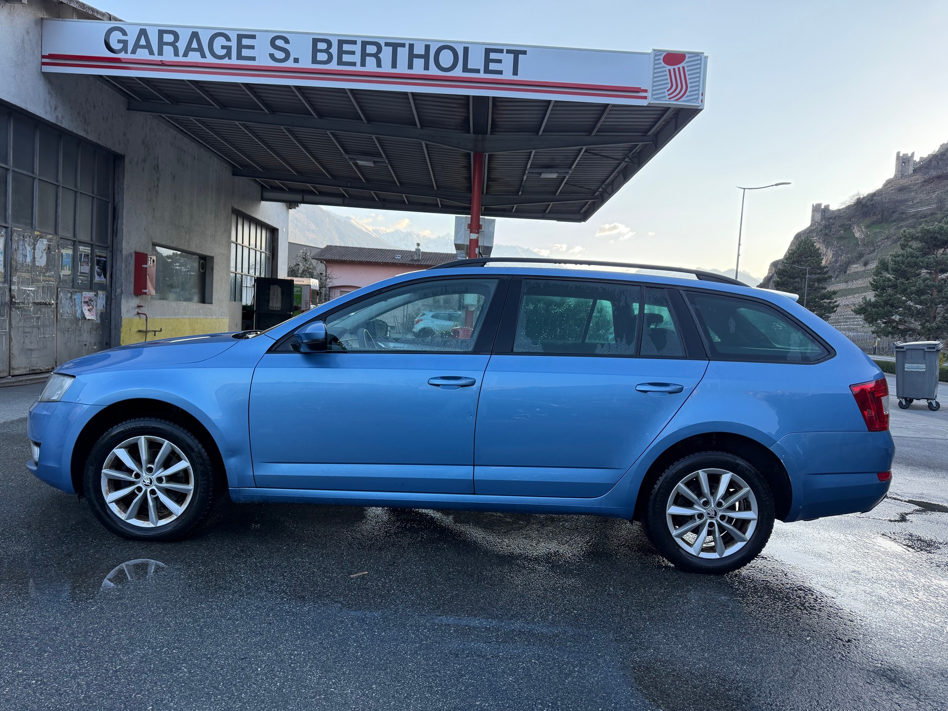 SKODA Octavia Combi 1.6 TDI Elegance 4x4-image-6