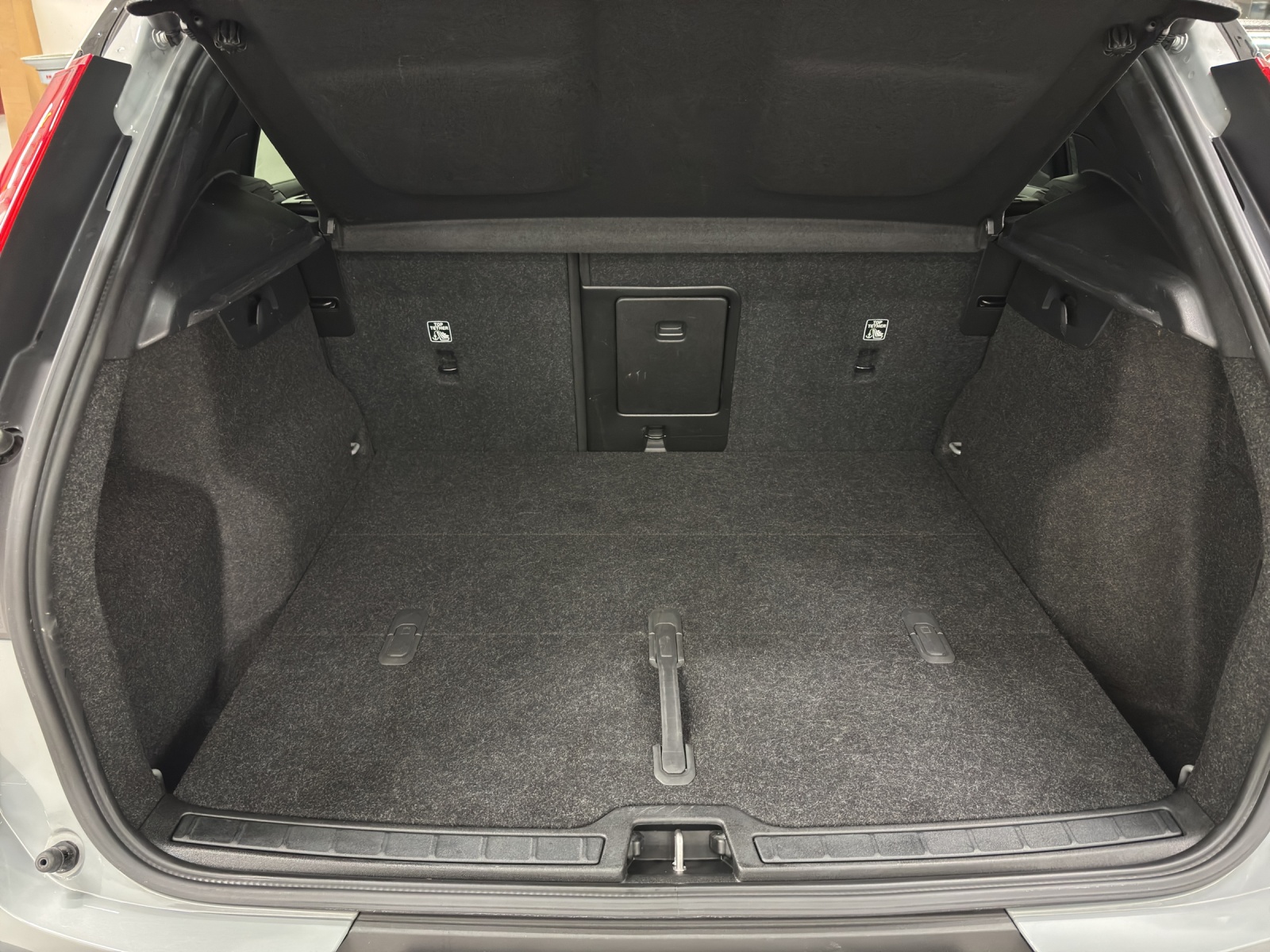 VOLVO XC40 E80 Twin Plus AWD-image-12