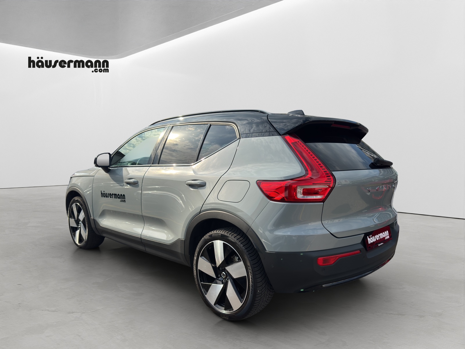 VOLVO XC40 E80 Twin Plus AWD-image-3