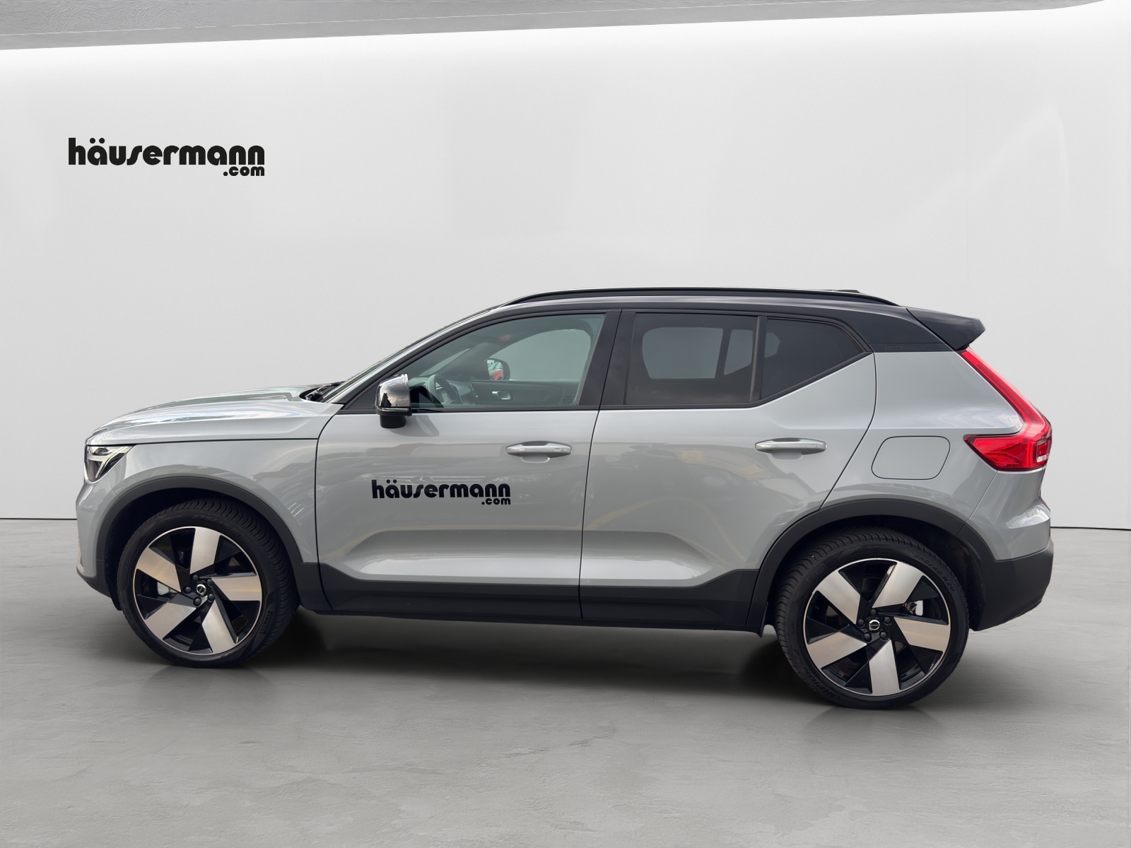 VOLVO XC40 E80 Twin Plus AWD-image-2