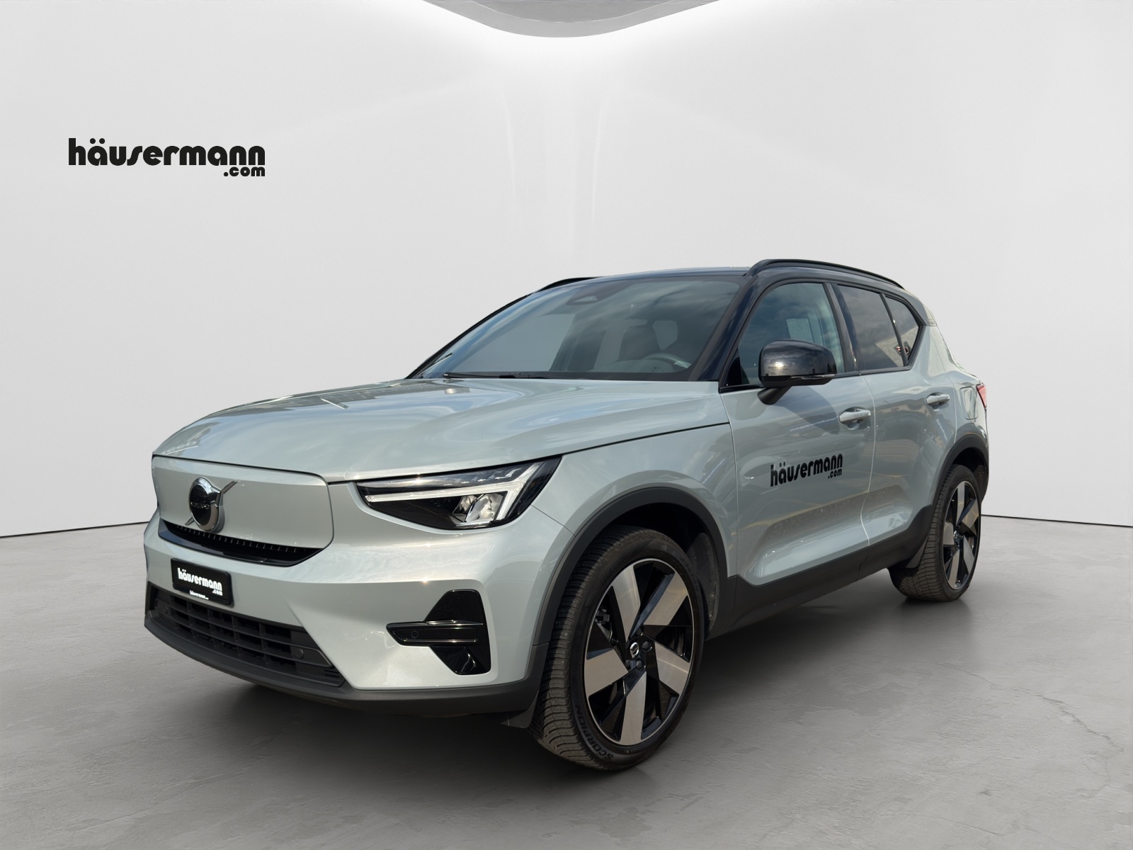 VOLVO XC40 E80 Twin Plus AWD-image-1
