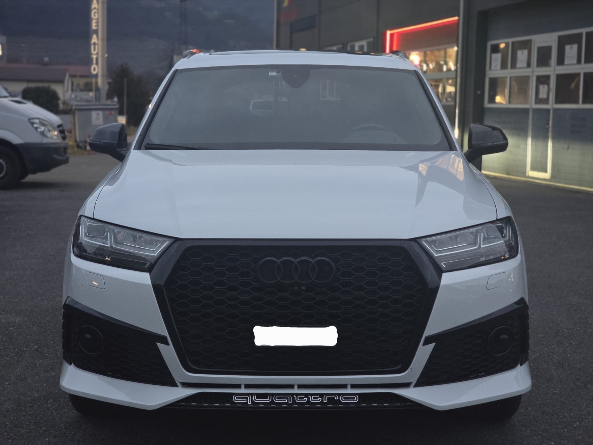 AUDI SQ7 4.0 TDI quattro tiptronic-image-0
