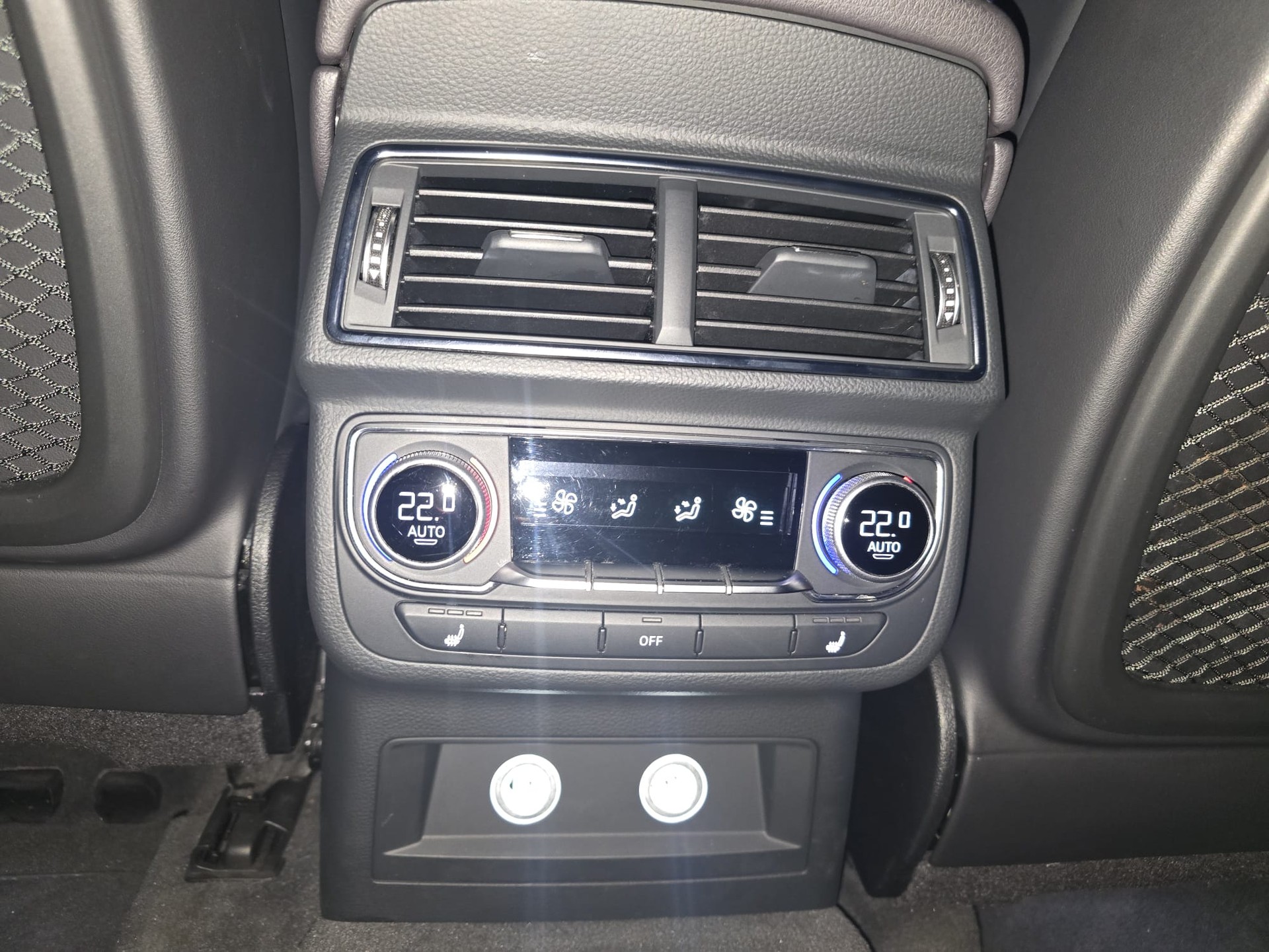AUDI SQ7 4.0 TDI quattro tiptronic-image-20