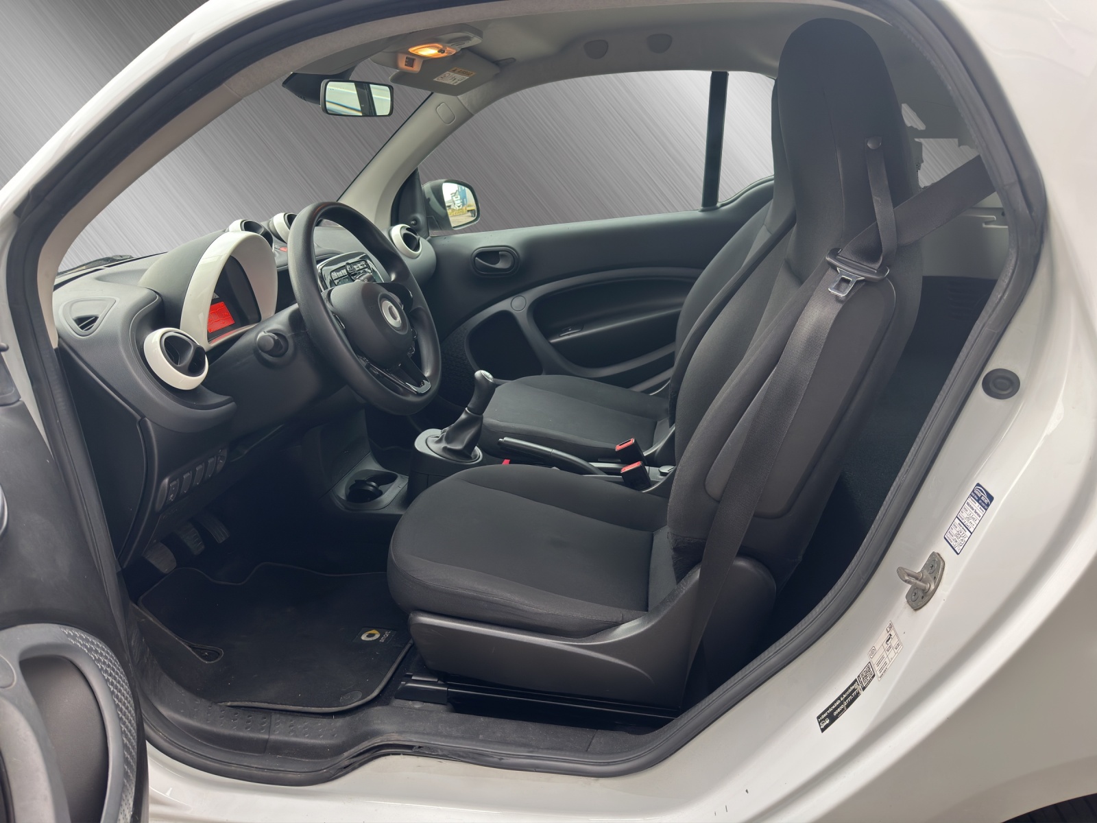 SMART Fortwo Coupé 1.0 71-image-8