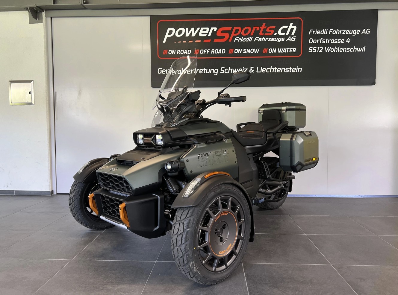 CAN-AM Canyon Redrock-showroom-element-2