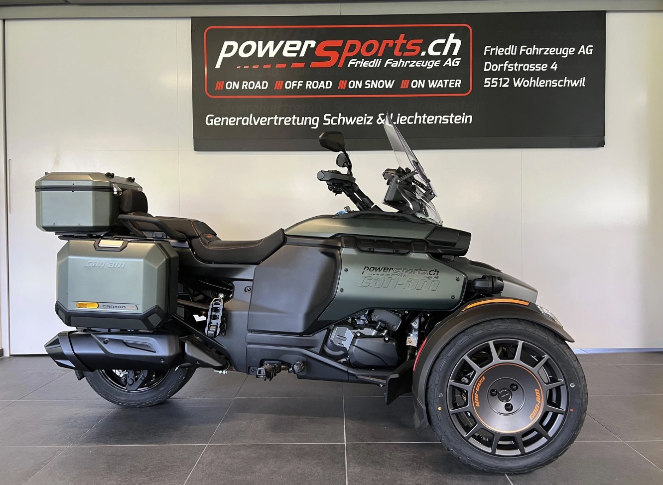 CAN-AM Canyon Redrock-showroom-element-3