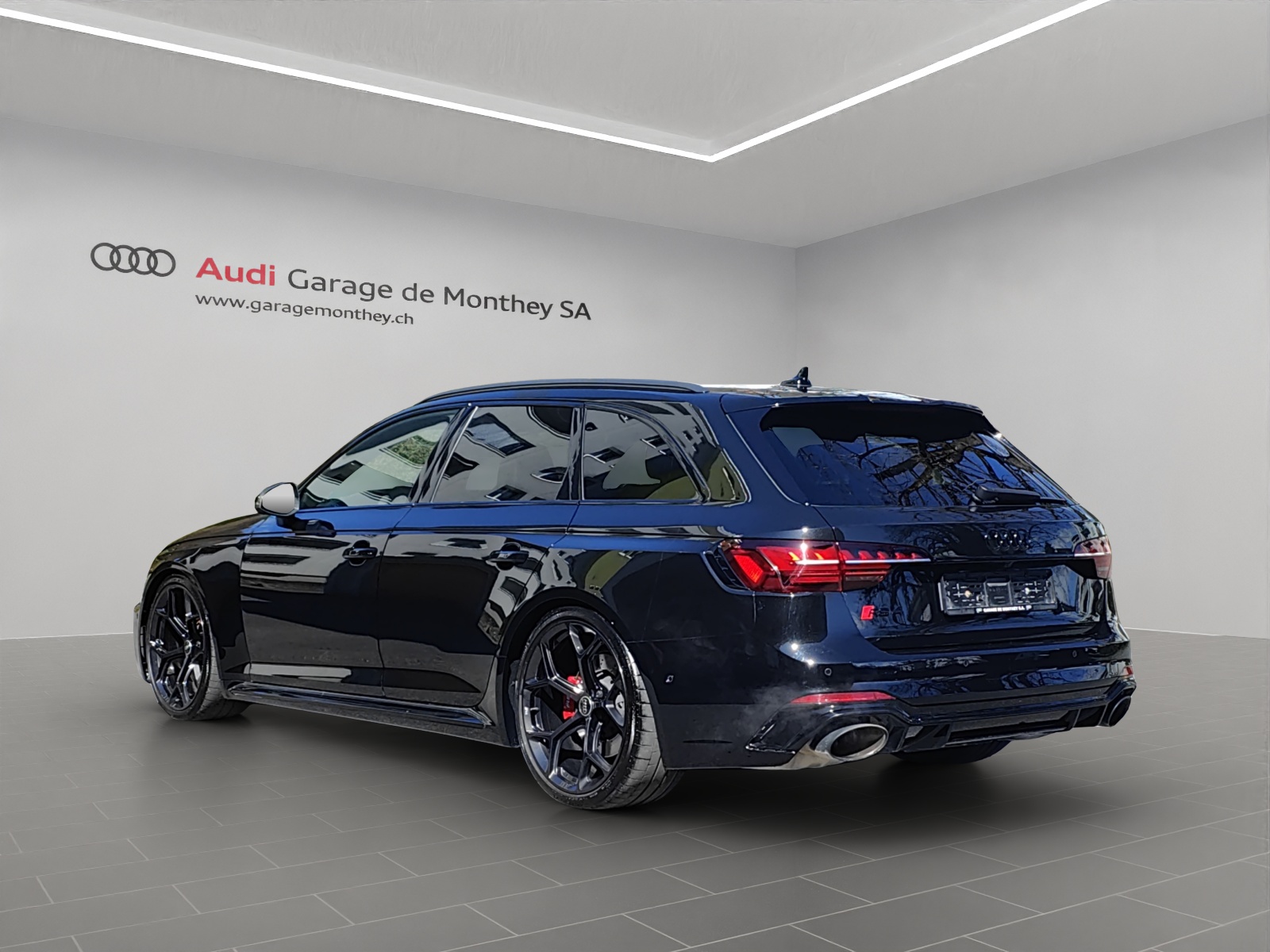 AUDI RS4 Avant quattro tiptronic-image-2