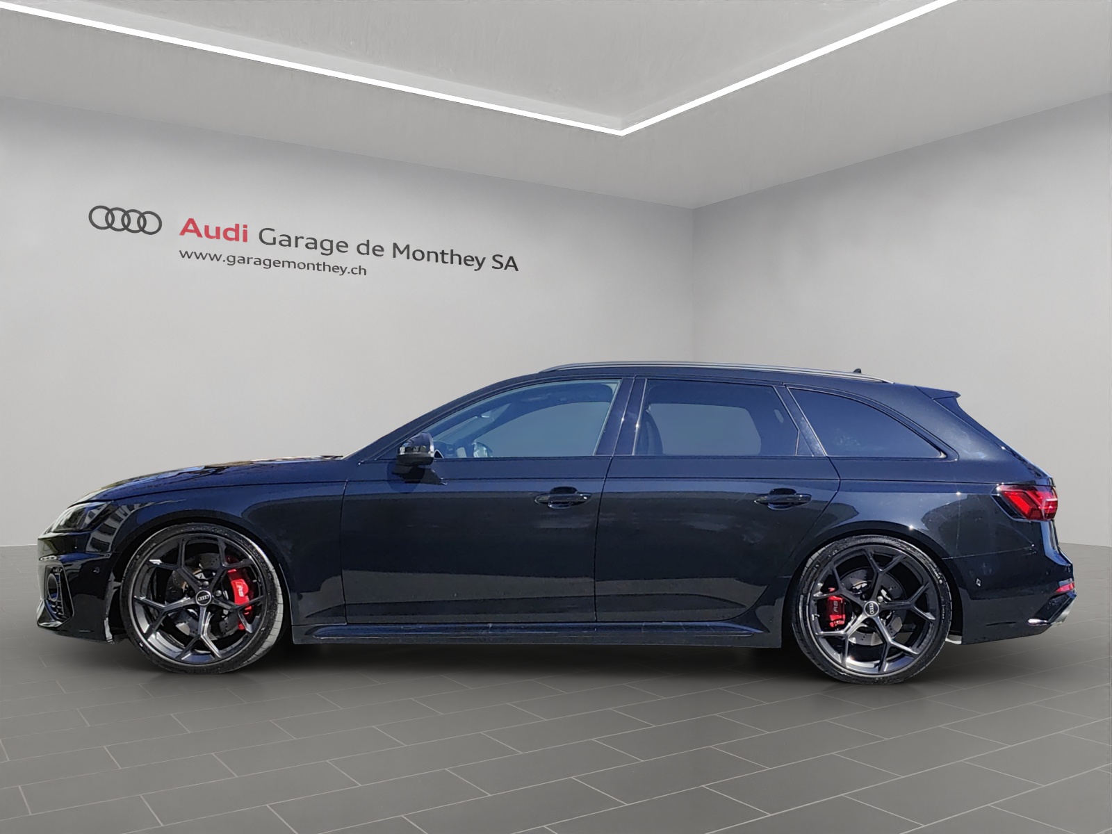 AUDI RS4 Avant quattro tiptronic-image-1