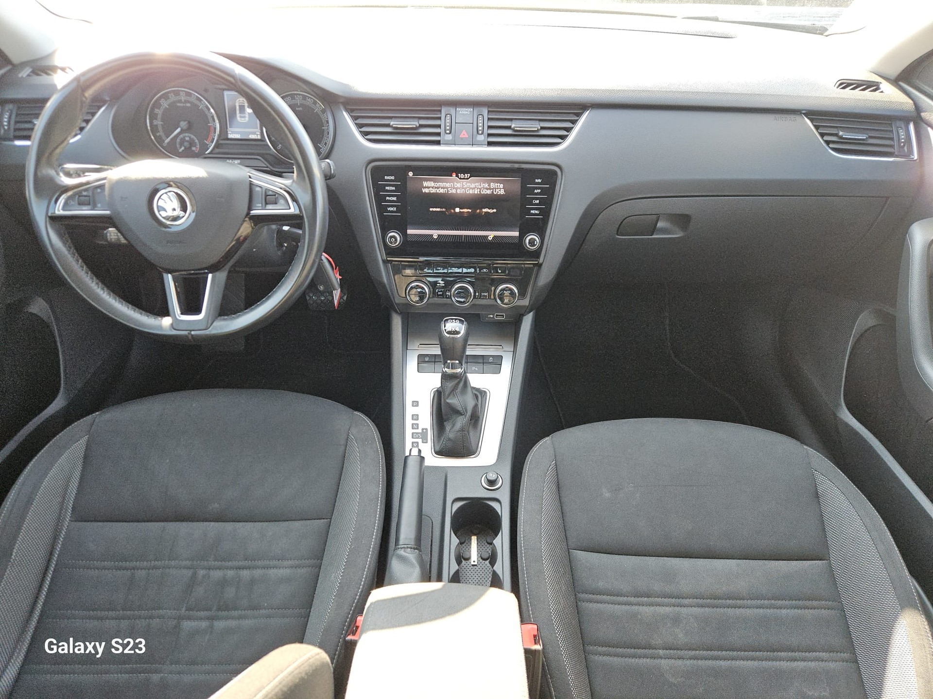 SKODA Octavia Combi 2.0 TDI Ambition 4x4 DSG-image-7