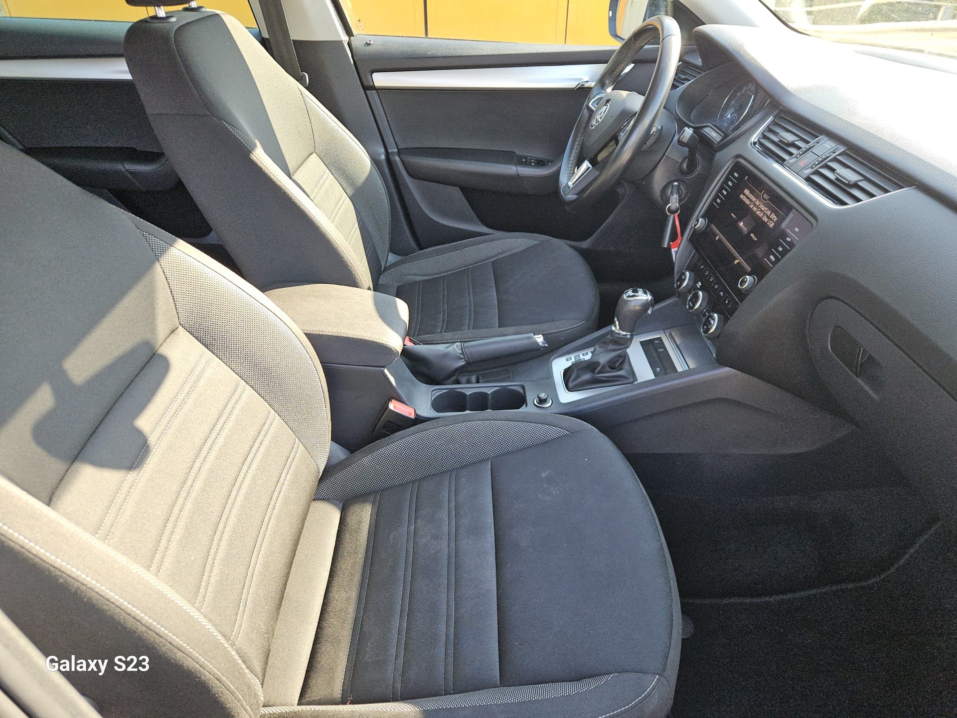 SKODA Octavia Combi 2.0 TDI Ambition 4x4 DSG-image-6