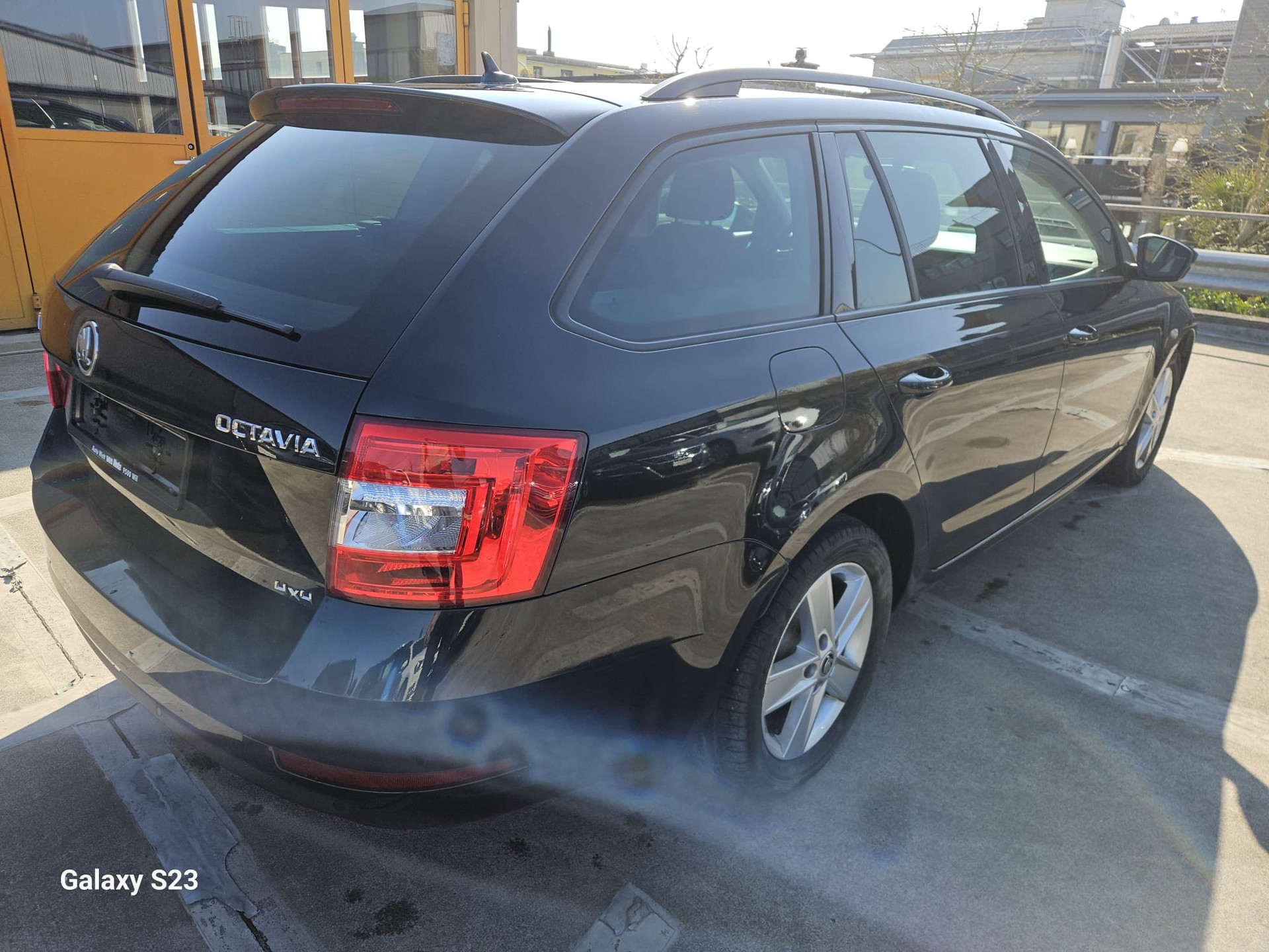 SKODA Octavia Combi 2.0 TDI Ambition 4x4 DSG-image-3