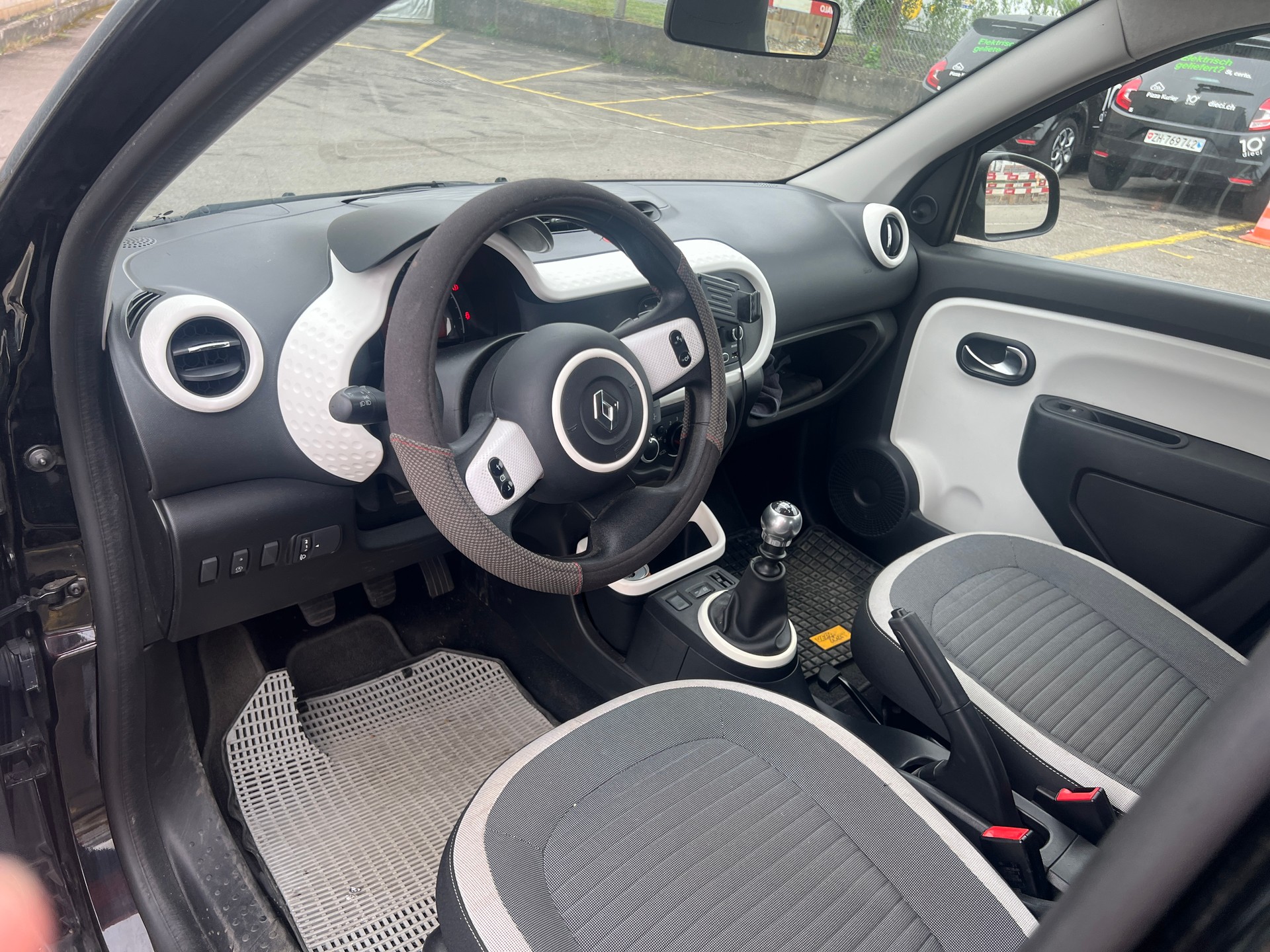 RENAULT Twingo 0.9 City-image-6