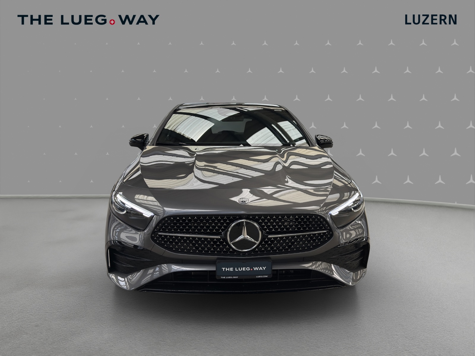 MERCEDES-BENZ A 250 e with EQ - AMG / DISTRONIC / 360 Grad Kamera / Panorama-Dach-image-6