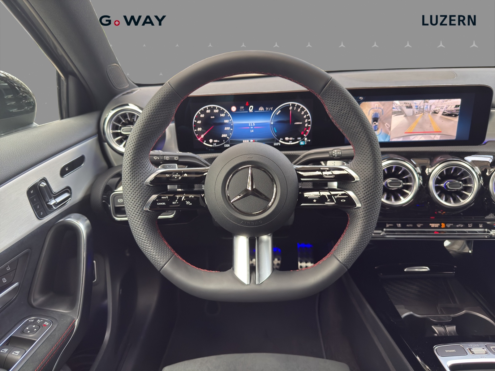 MERCEDES-BENZ A 250 e with EQ - AMG / DISTRONIC / 360 Grad Kamera / Panorama-Dach-image-10
