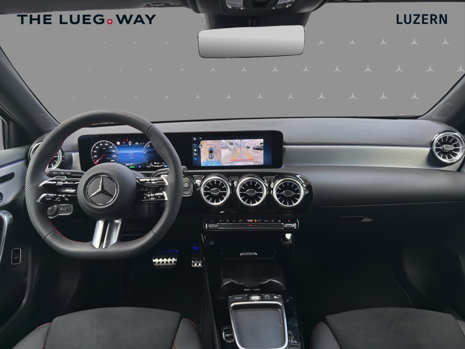 MERCEDES-BENZ A 250 e with EQ - AMG / DISTRONIC / 360 Grad Kamera / Panorama-Dach-image-11