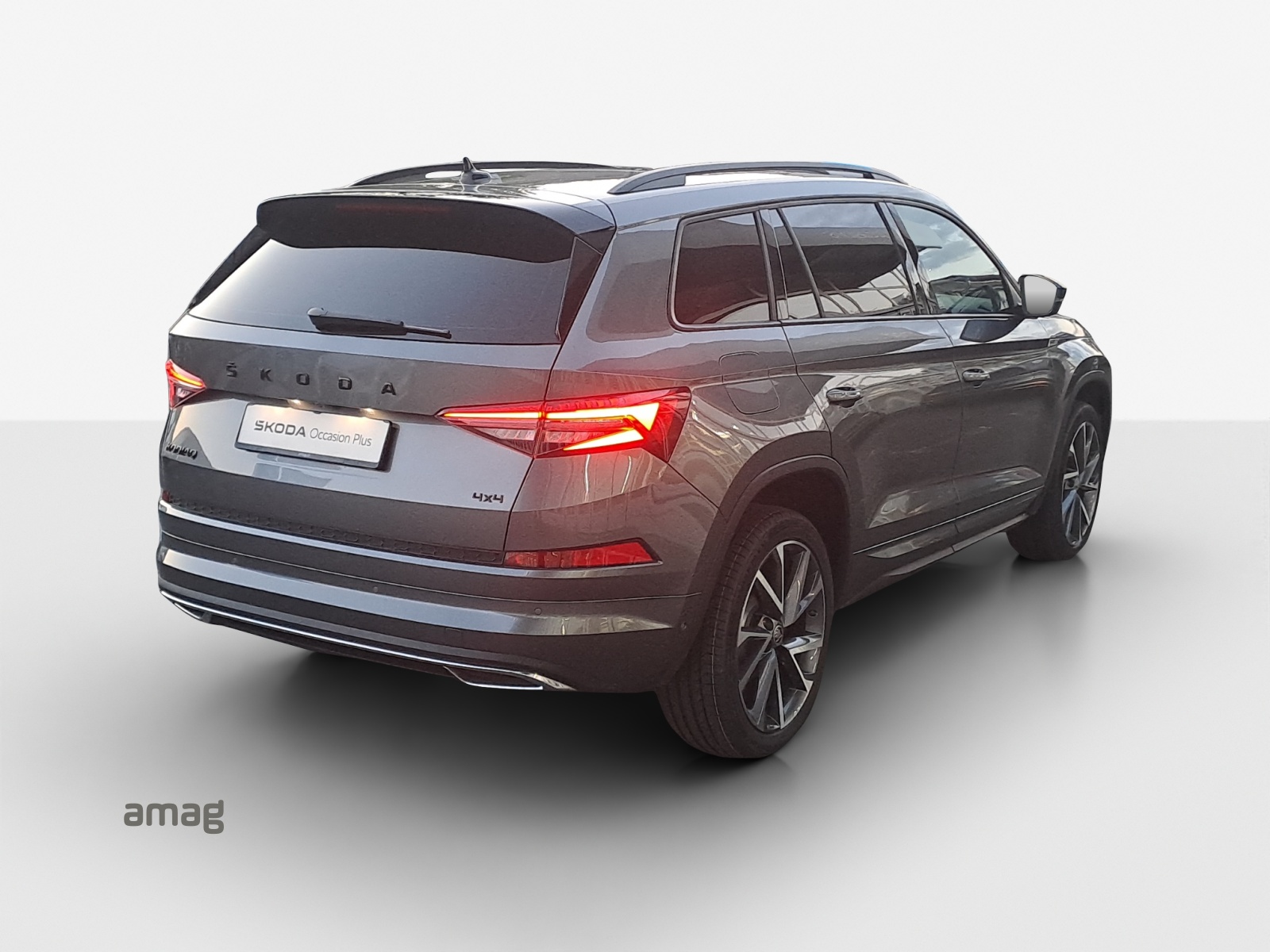 SKODA Kodiaq 2.0 TSI 4x4 SportLine-image-4