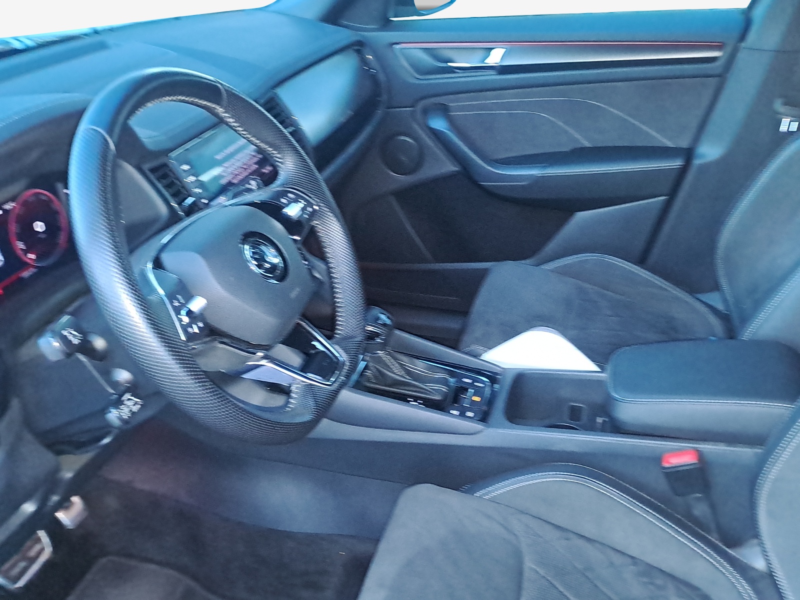 SKODA Kodiaq 2.0 TSI 4x4 SportLine-image-7