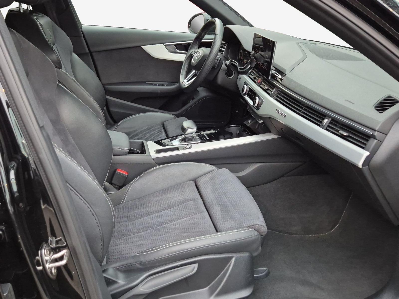 AUDI A4 Avant 45 TFSI S line S-tronic quattro-image-13