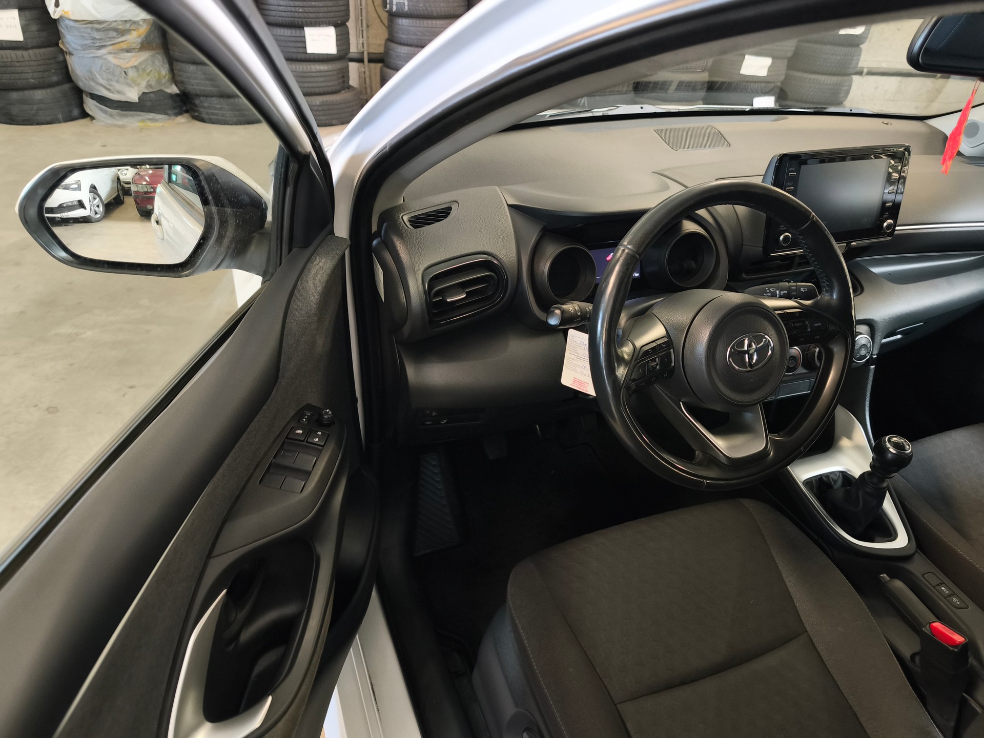 TOYOTA Yaris 1.5 Trend-image-8