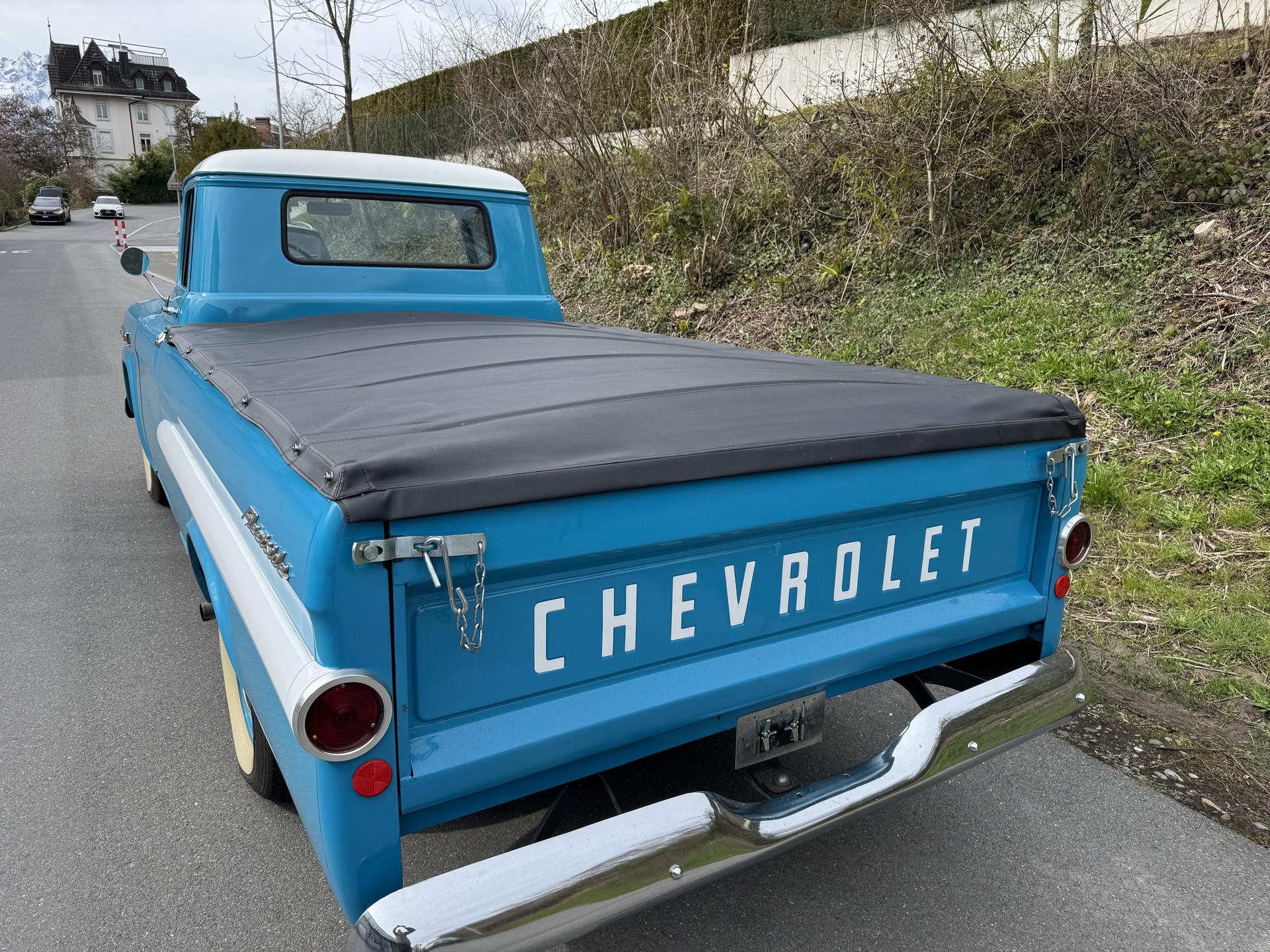 CHEVROLET Apache V8-image-3
