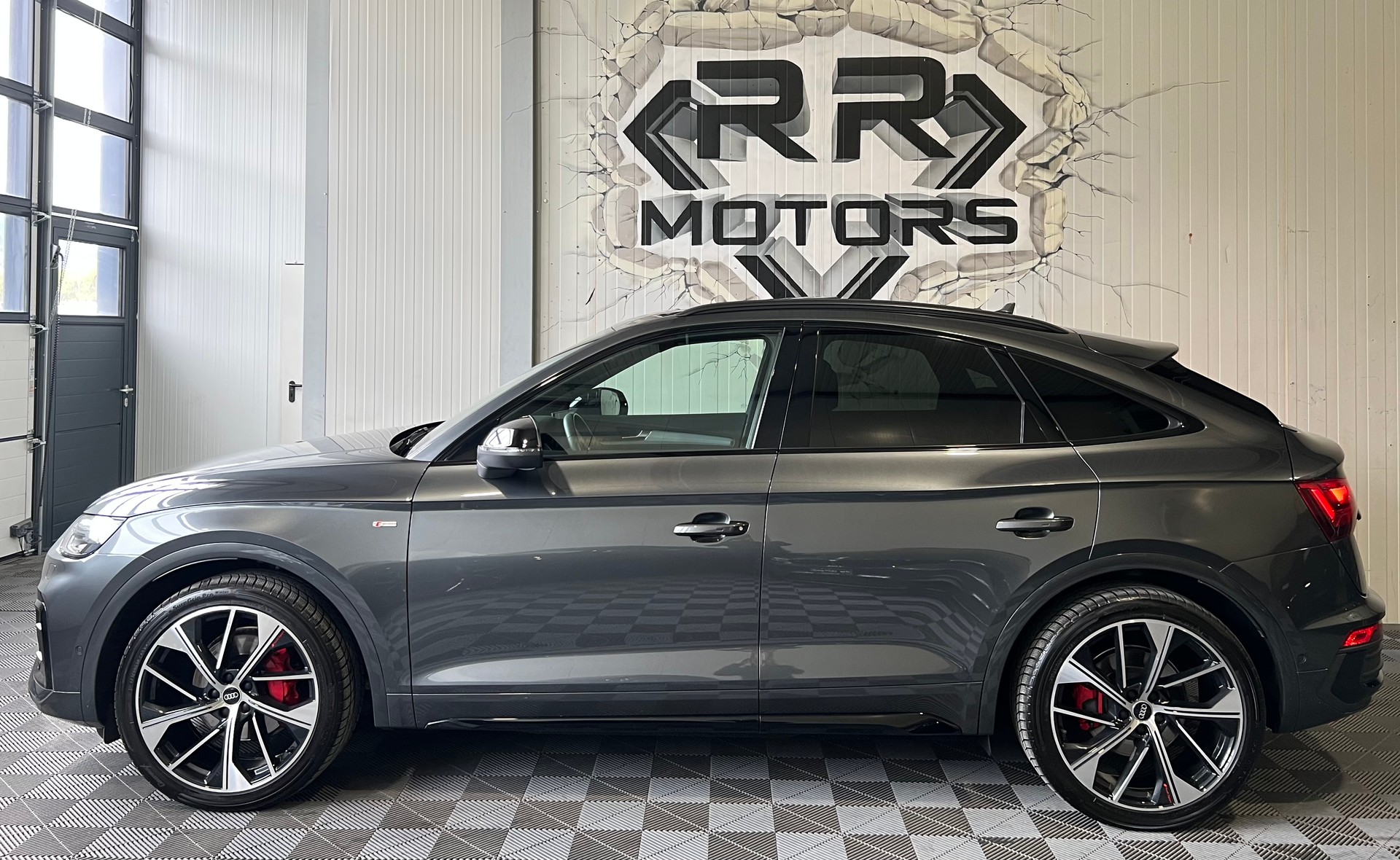 AUDI Q5 Sportback 40 TDI S line quattro S-tronic-image-1