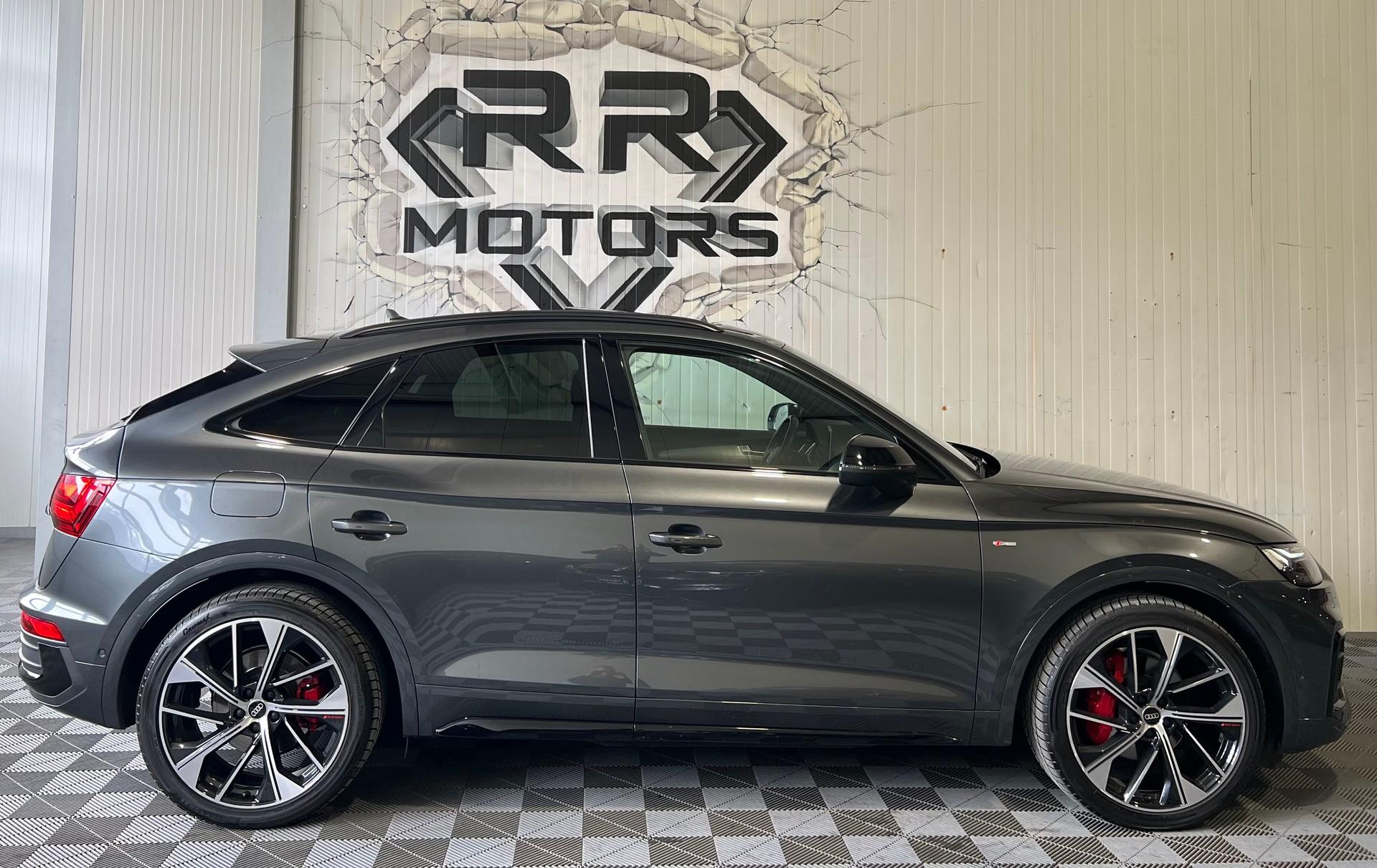 AUDI Q5 Sportback 40 TDI S line quattro S-tronic-image-4