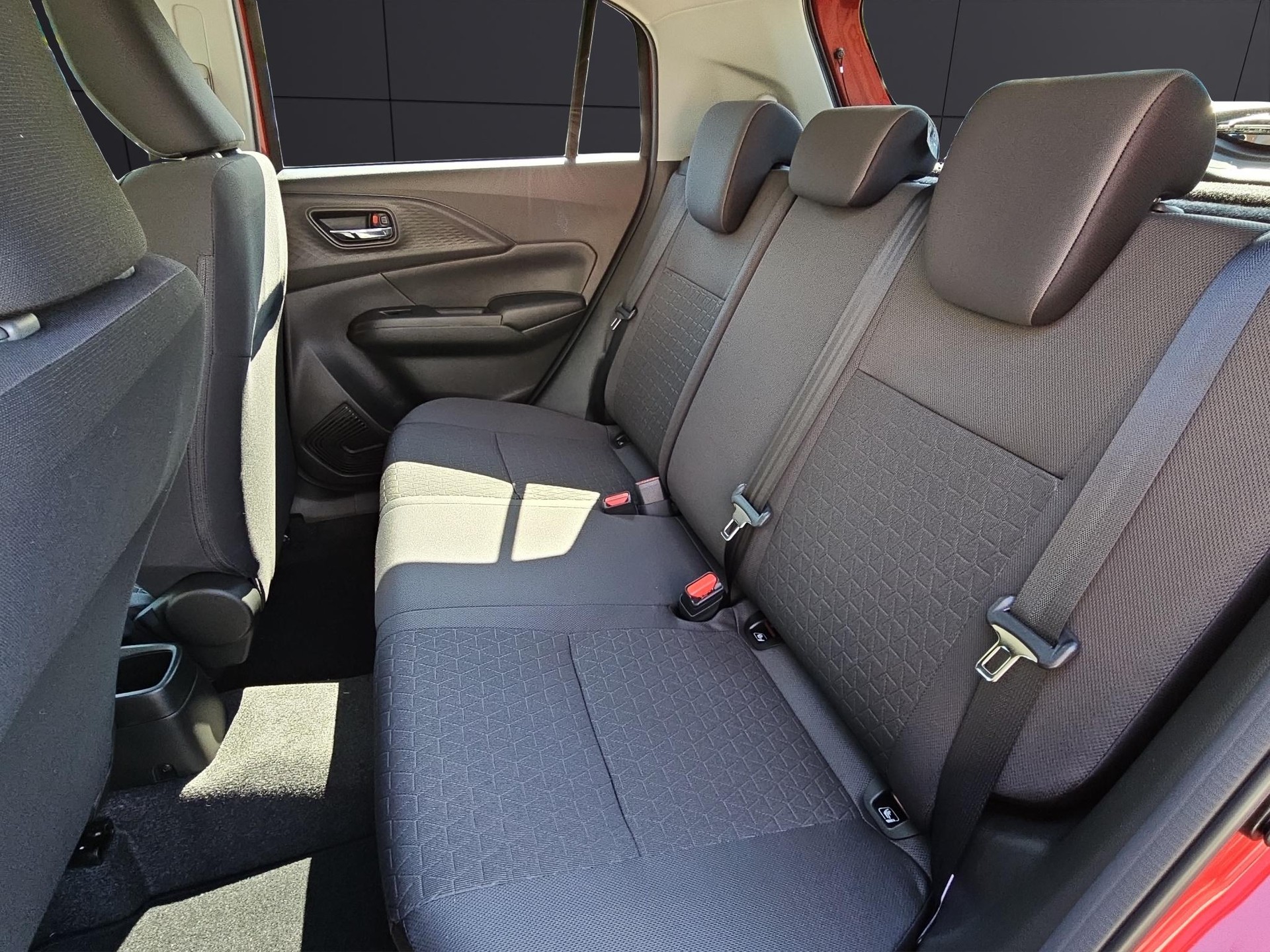 SUZUKI Swift 1.2 Sakura Top Hybrid 4x4-image-10