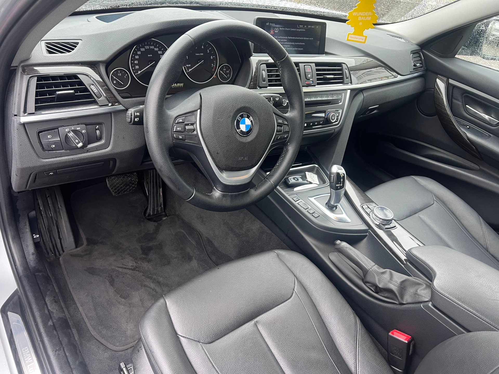 BMW 328i xDrive Steptronic-image-9